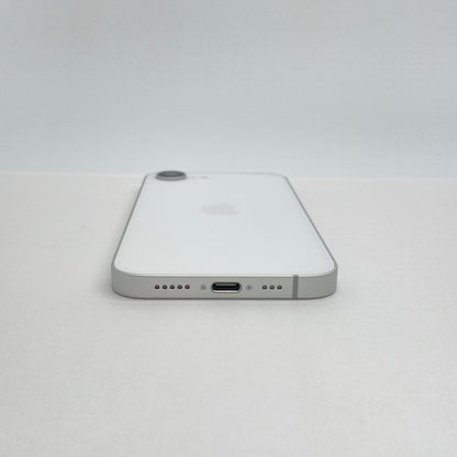美品 iPhone 16e 128GB ホワイト MD1R4J/A SIMフリー  充放電回数6回 バッテリー最大容量100% 【C7188-C】