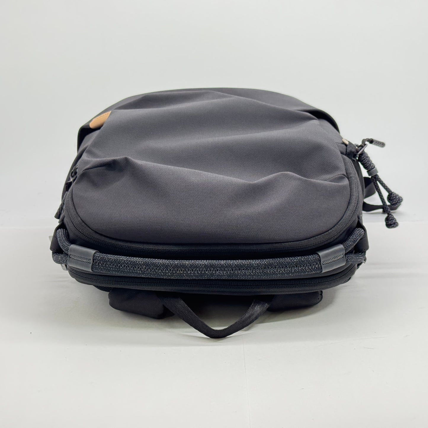未使用 OneGo Lite Backpack 12L (マットブラック) バックパック　カメラバッグ【C7566-100】