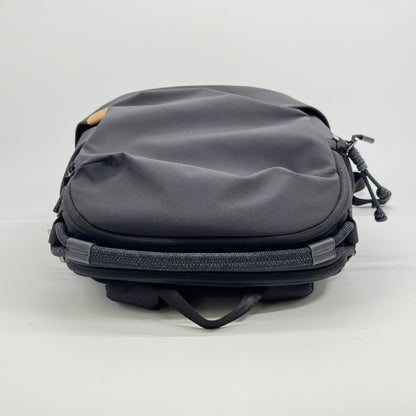 未使用 OneGo Lite Backpack 12L (マットブラック) バックパック　カメラバッグ【C7566-100】