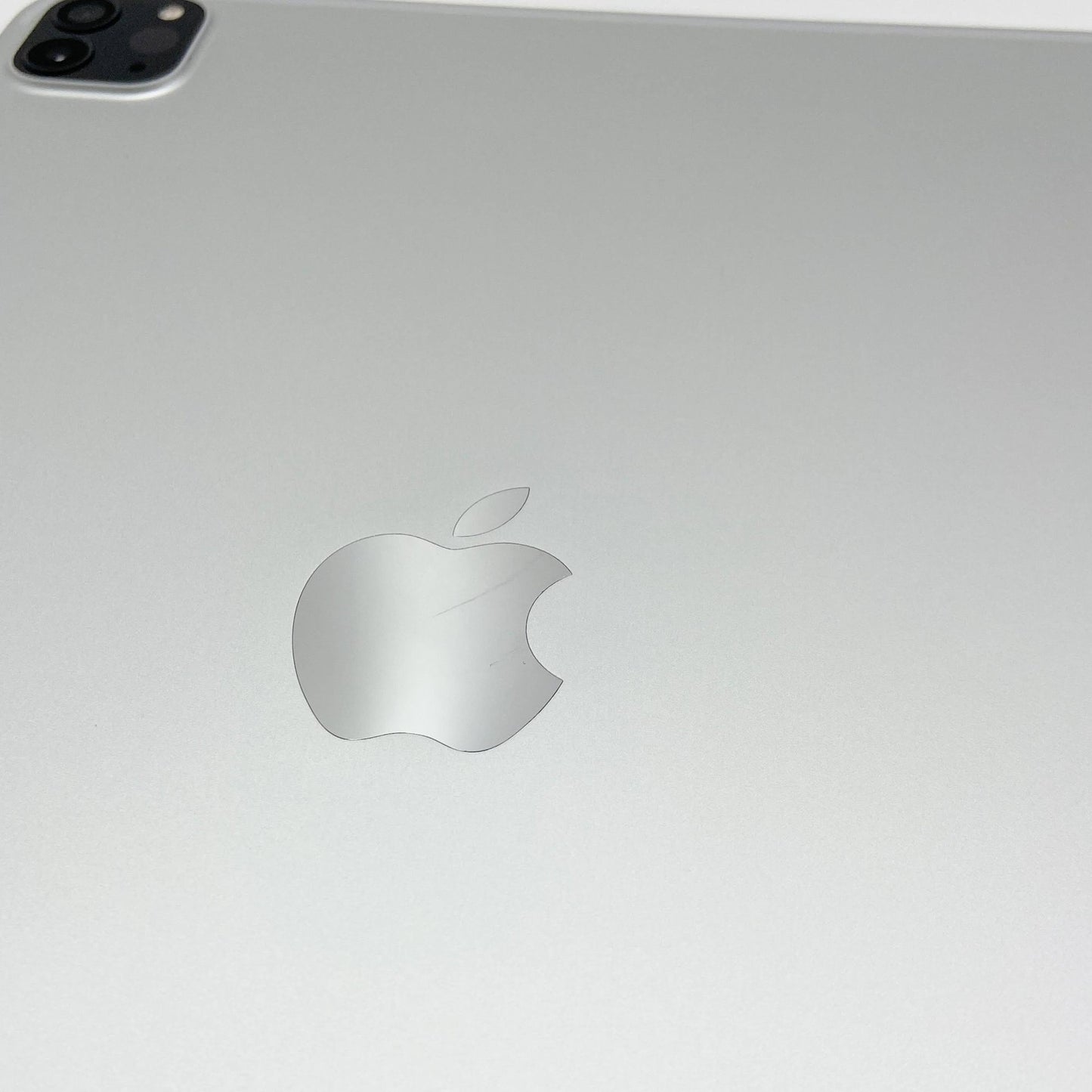 iPad Pro 11インチ 第2世代 MXDF2J/A 512GB Wi-Fiモデル バッテリー最大容量92% 本体のみ【C6387-60】