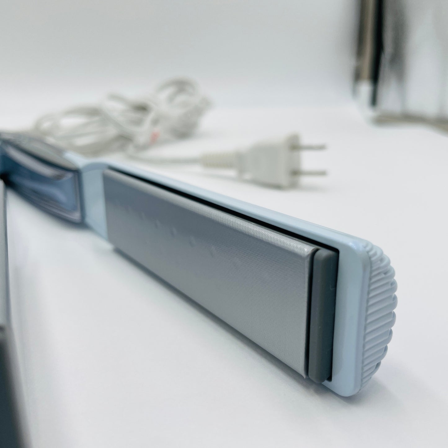 美品 ReFa STRAIGHT IRON RE-AT-02A リファストレートアイロン プロ ヘアアイロン【C4101-80】