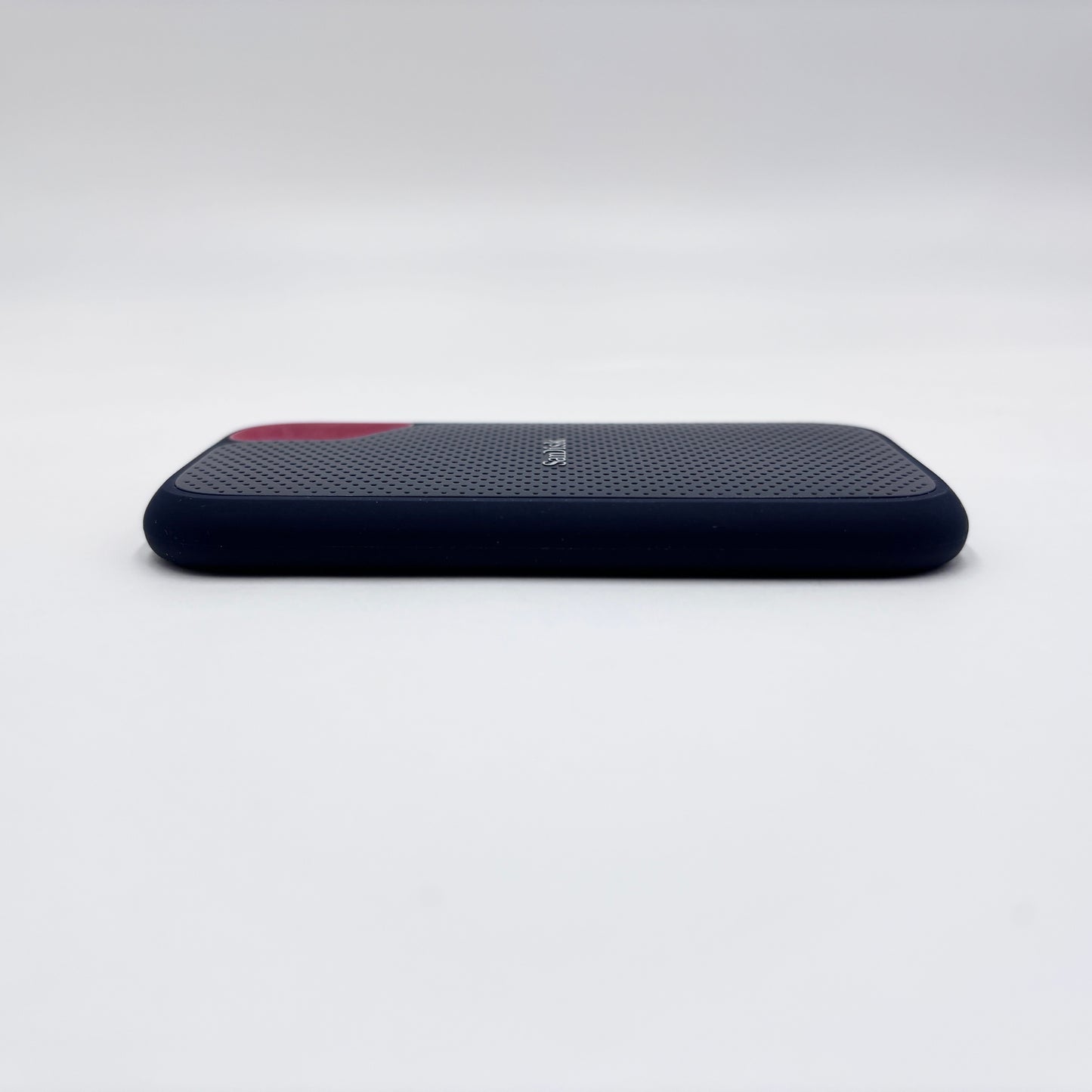 SanDisk Extreme Portable SSD SDSSDE61-1T00 ポータブル 外付け ストレージ1TB【C8141-N】
