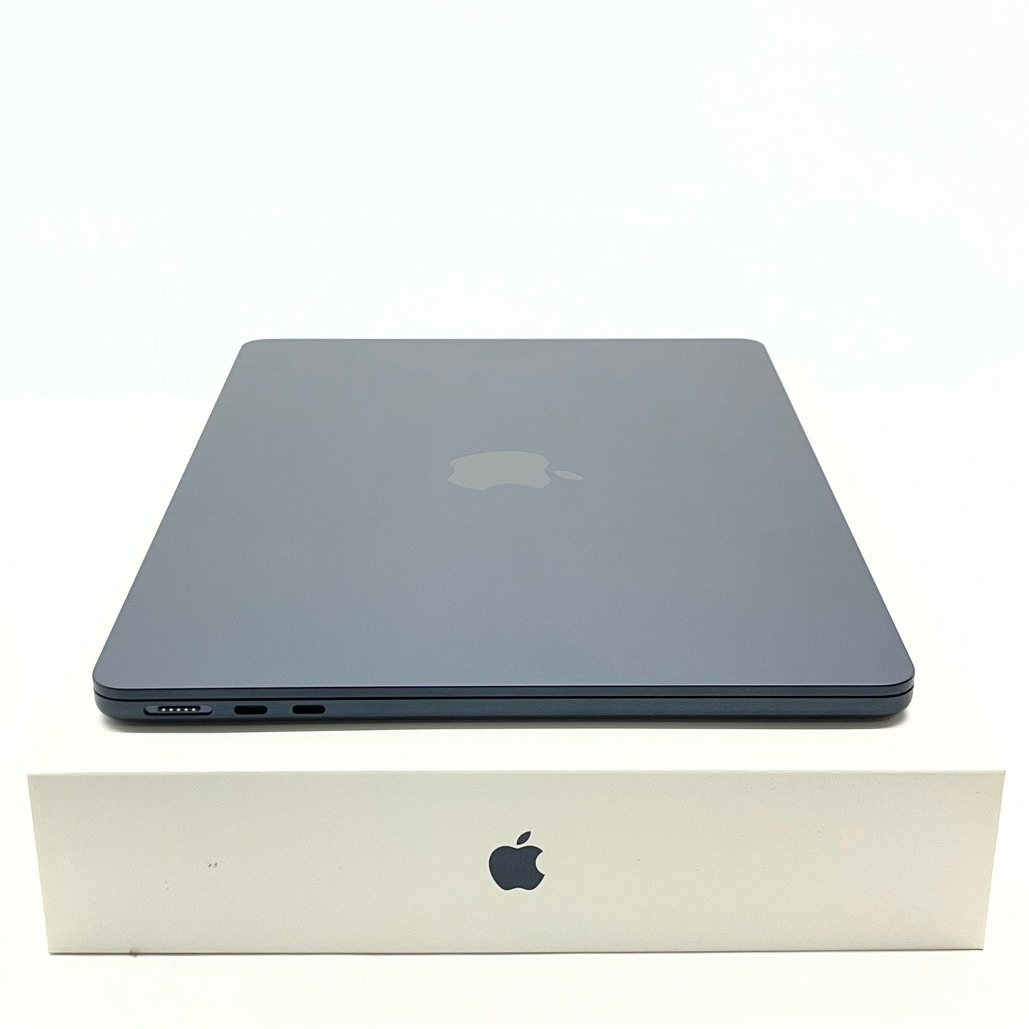 新品同様 美品 Apple MacBook Air Early2025 13インチ M4 16GB 256GB MW123J/A 充放電回数3回 バッテリー最大容量100%  限定保証 有効期限：2026年5月【C5330-80】