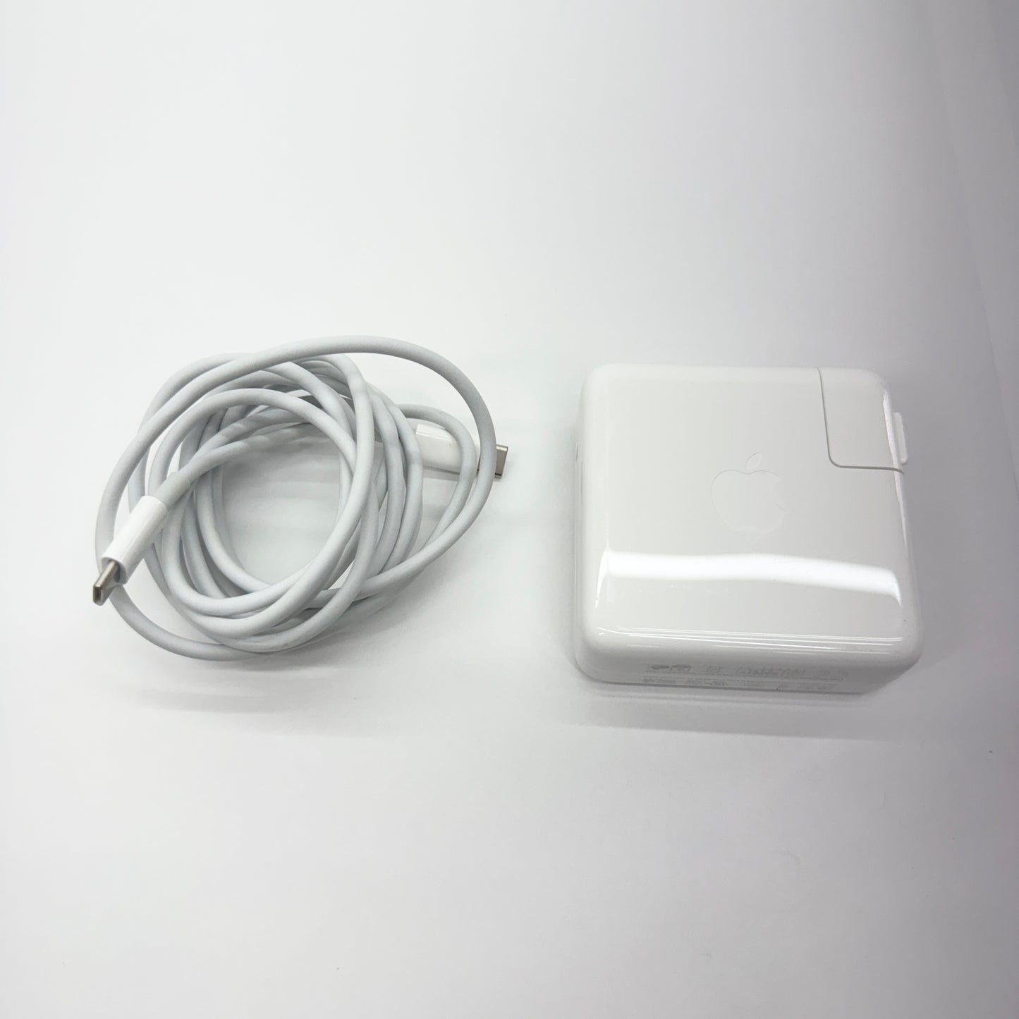 Apple MacBookPro 13インチ 2020 i5 16GB 1TB 【C5225-80】