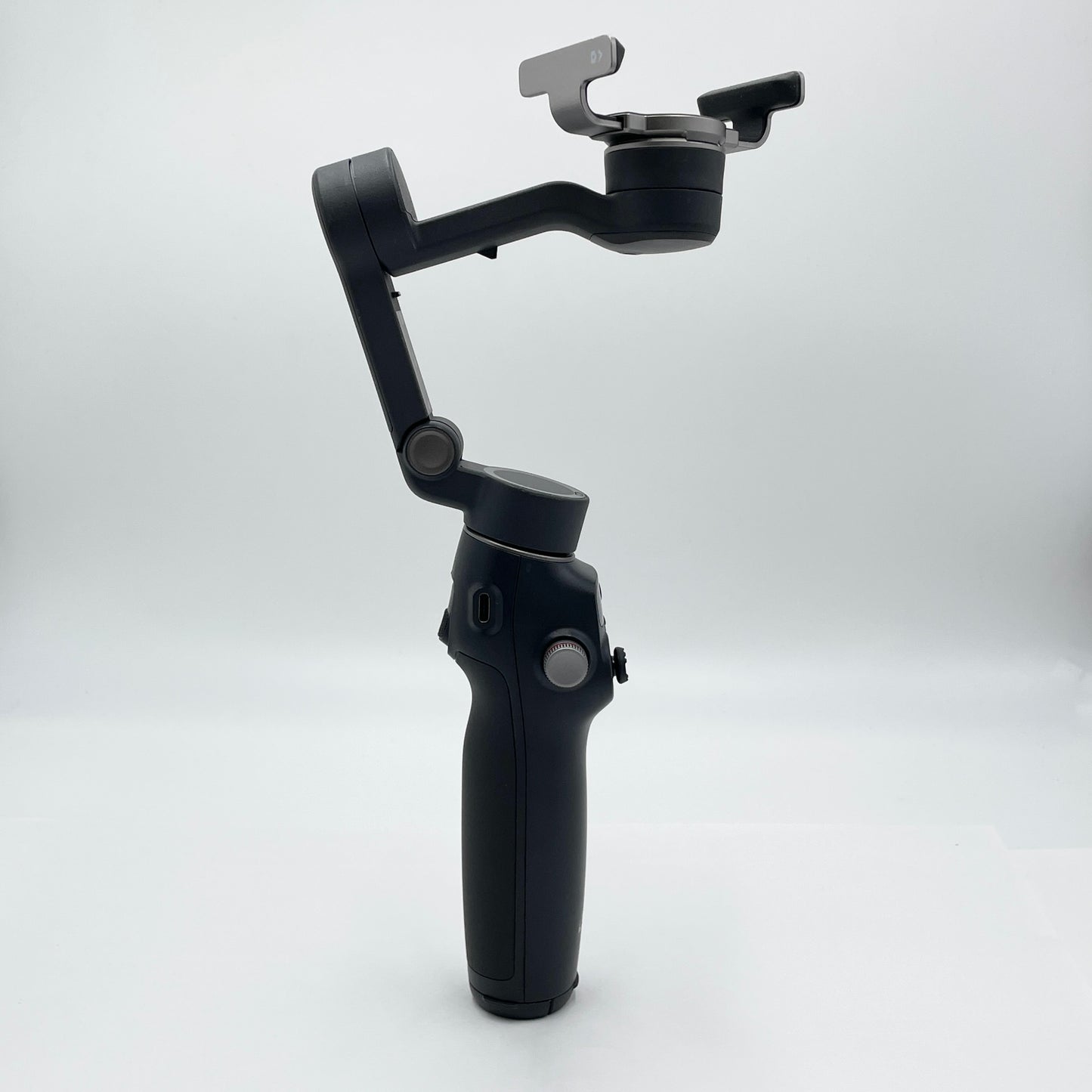美品 DJI Osmo Mobile 7P スマートフォンジンバル【C7704-60】