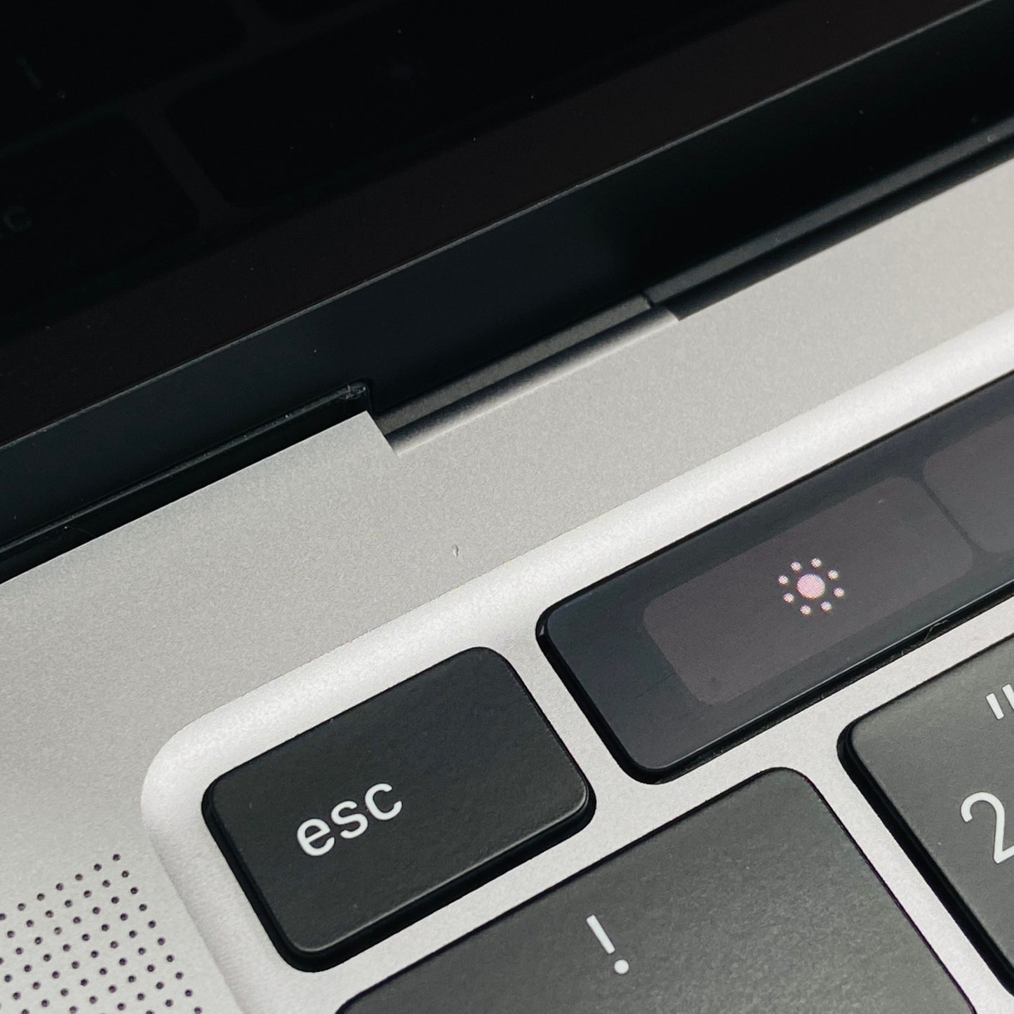 バッテリー最大容量89% Apple MacBook Pro 13インチ M1 8C 2020 8GB 256GB MYD82J/A C3878 80サイズ発送