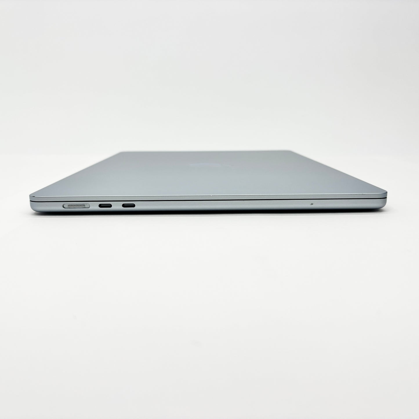 美品 バッテリー最大容量100% MacBook Air 2025 15インチ M4 16GB 512GB MC7C4ZP/A スカイブルー US配列【C8552-80】