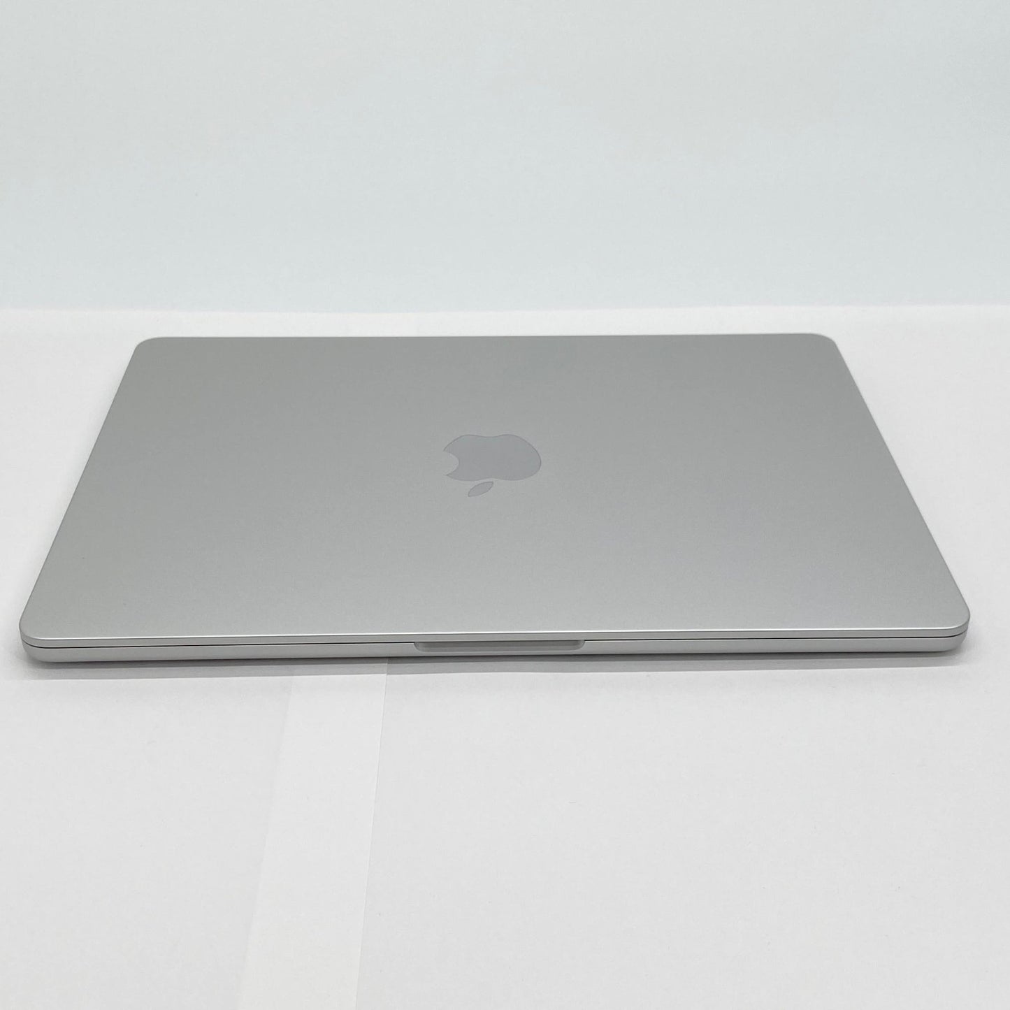美品 MacBook Air 13インチ (Early 2025) Apple M4 10コア/16GB/SSD 256GB シルバー MW0W3J/A 【C6233−80】