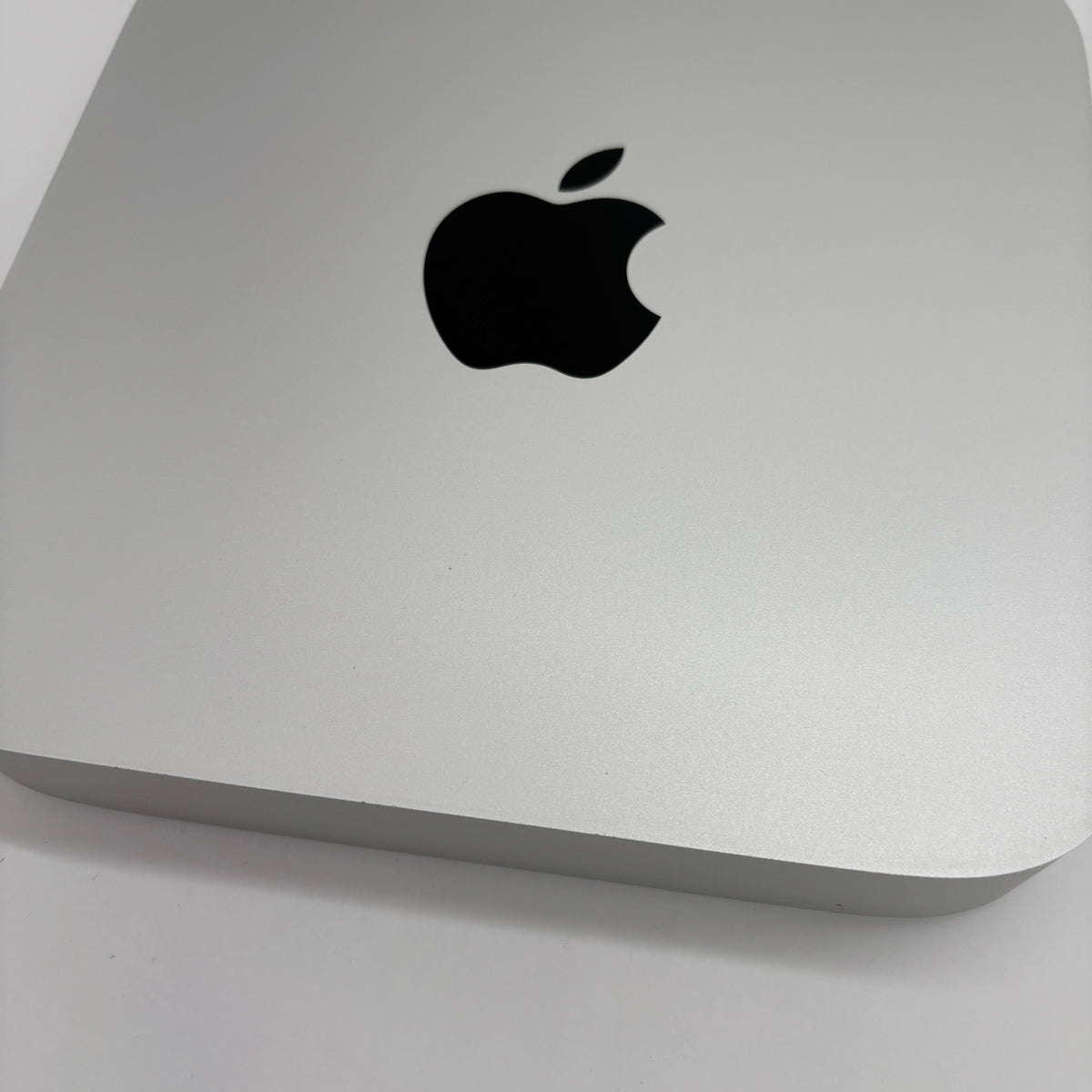 美品 Apple Mac mini 2023 M2 Pro 10コア 16GB 2TB シルバー【C9359-80】