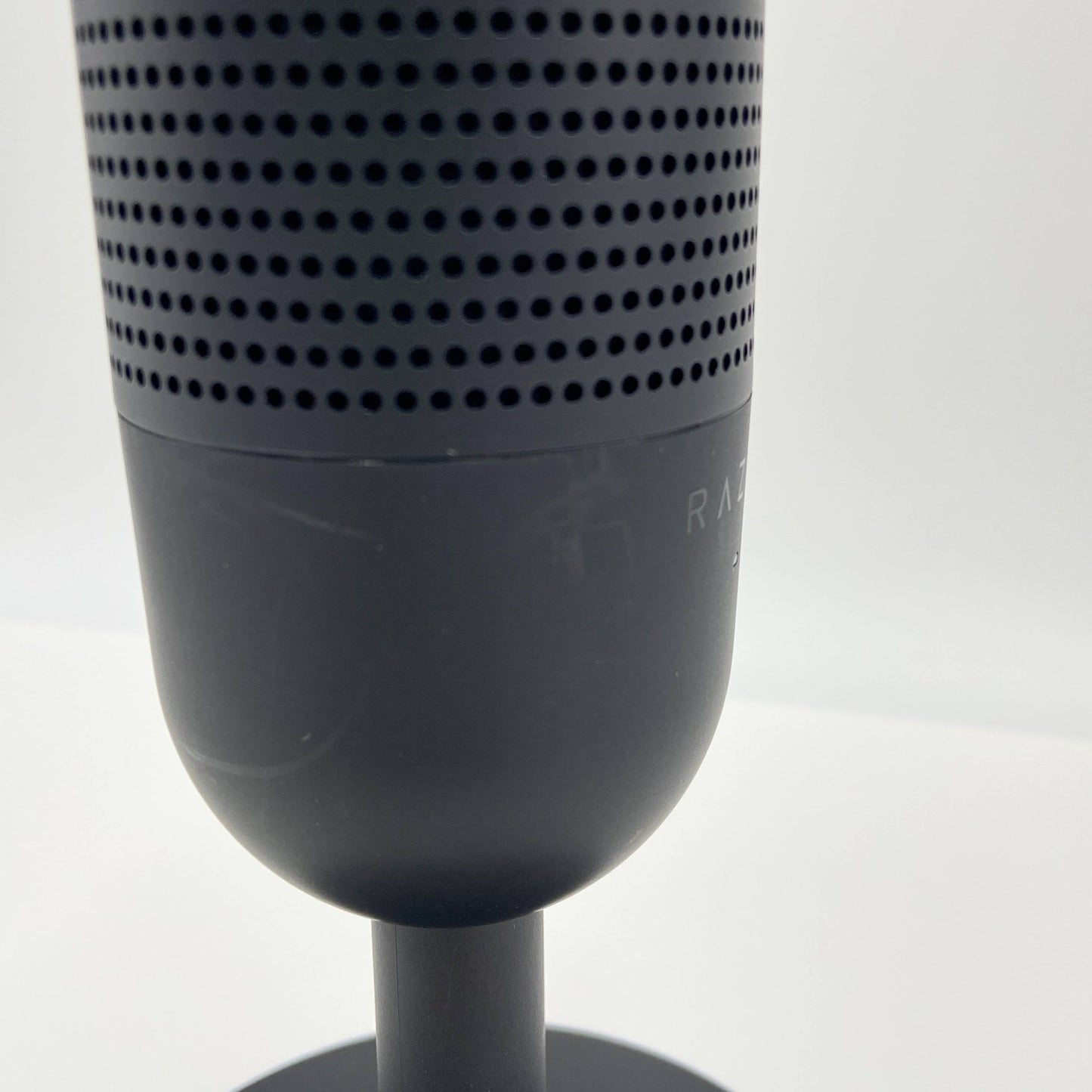 Razer レイザー Seiren V3 Mini コンデンサーマイク 超コンパクト設計 タップ式ミュートセンサー ゲーミングマイク USB マイク 配信 セイレーン ブイスリー ミニ RZ19-0505【C5326-60】