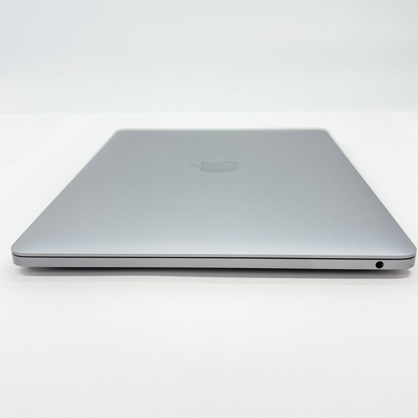 美品 新品同様 MacBook Pro Retina 13インチ (Mid 2022) Apple M2 8コア/8GB/SSD 256GB スペースグレイ MNEH3J/A バッテリー最大容量100%【C5466-80】