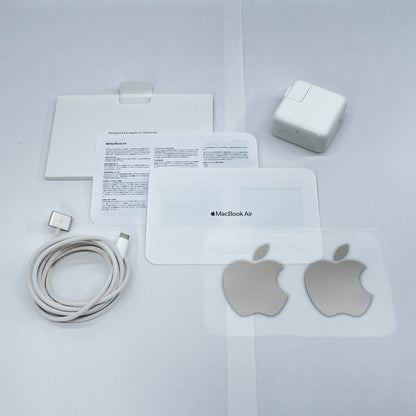 MacBook Air 13.6-inch M2 2022 8コアCPU 8コアGPU 8GB 256GB MLY13J/A バッテリー最大容量90% スターライト 付属品完備【C6525-80】