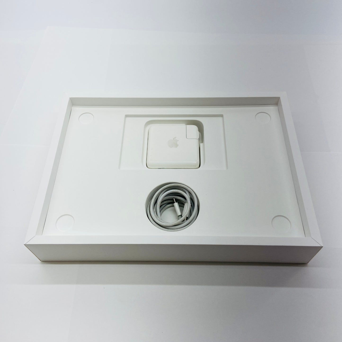 MacBook Pro 13インチ 2020 A2251 Core i7 2.3GHz 16GB SSD512GB 【C4263-80】