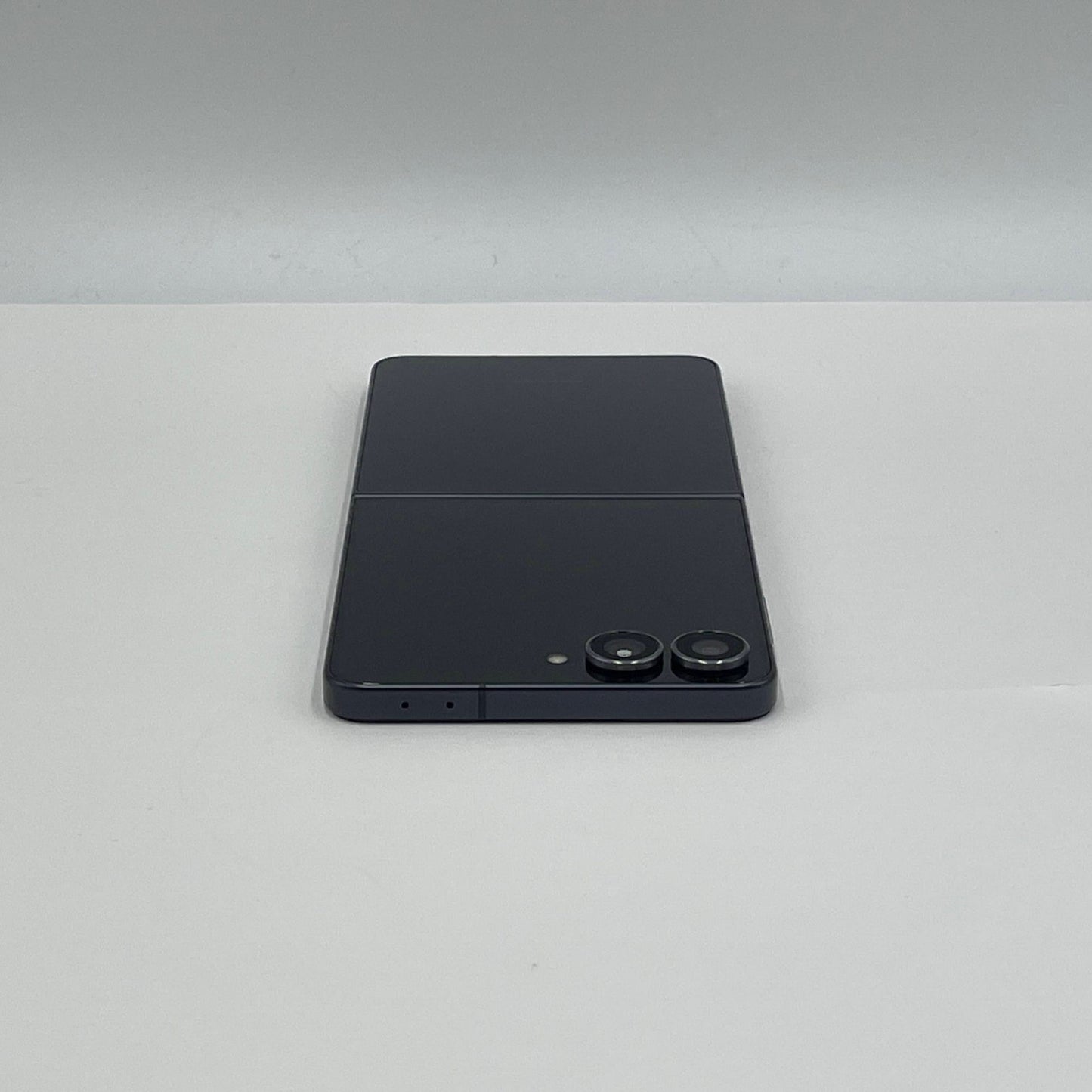 美品 Samsung サムスン Galaxy Z Flip7 256GB SM-F766Q バッテリー性能良好(80%以上) 国内版【C6238-C】