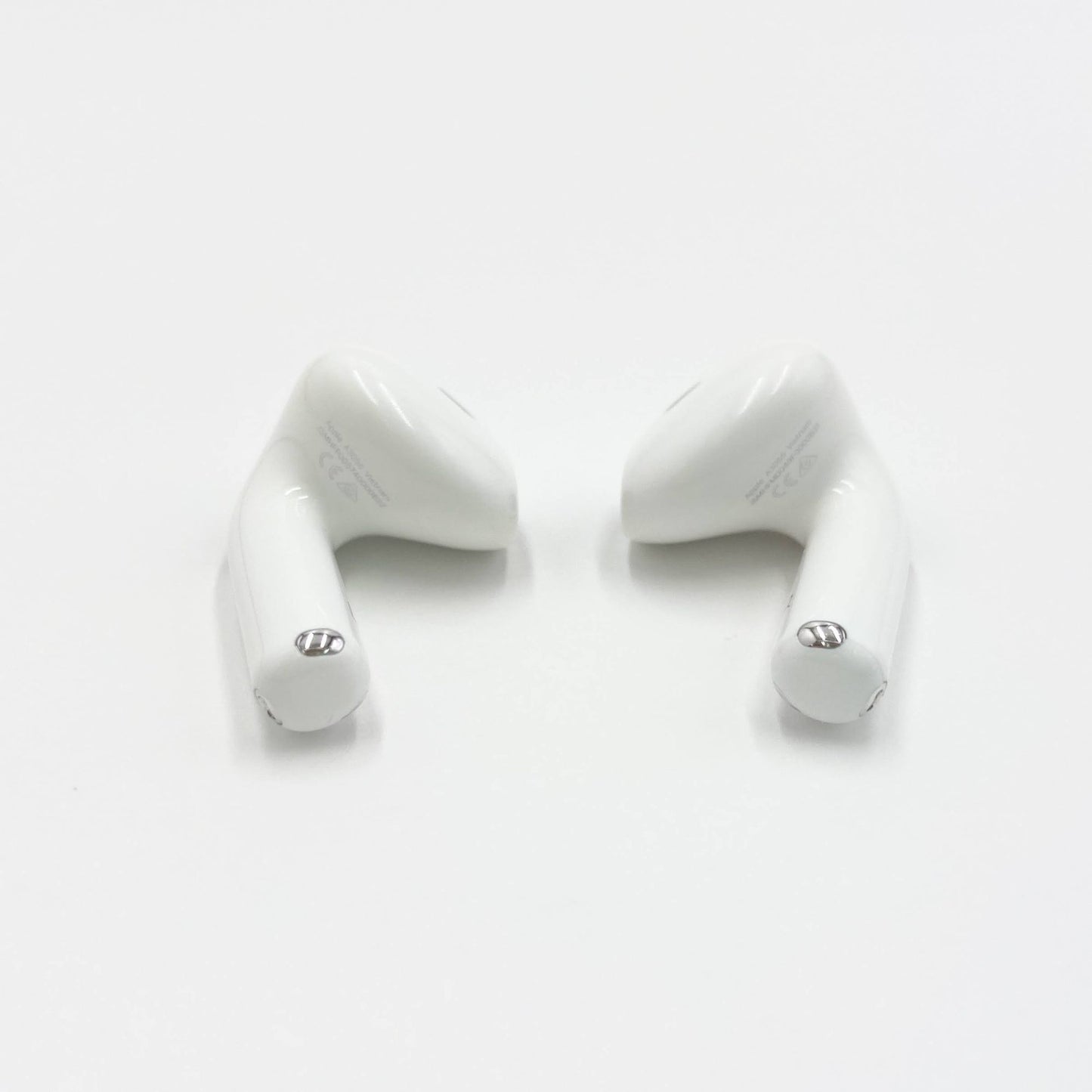 Apple アップル AirPods 4（ANC） アクティブノイズキャンセリング搭載モデル【C6748-C】