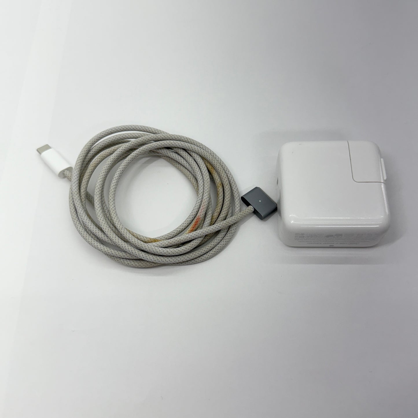 MacBook Air Liquid Retina 13.6インチ (Mid 2022) Apple M2 8コア 8GB SSD 256GB スペースグレイ MLXW3J/A バッテリー最大容量100%【C5244-80】