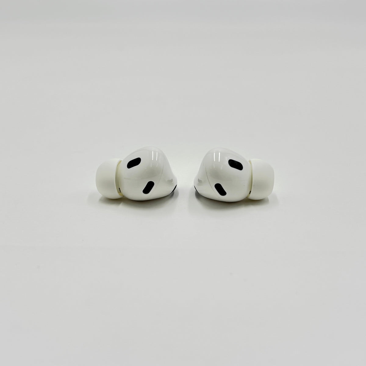 美品 Apple 純正 AirPods Pro 第2世代 MagSafe充電ケース USB-C MTJV3J/A【C9272-60】