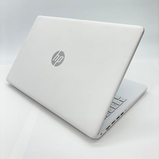 新品SSD HP Laptop 15-da0000 15-da0088TU ピュアホワイト i3 7020U 4GB SSD256GB バッテリー最大容量93%【C4582-80】