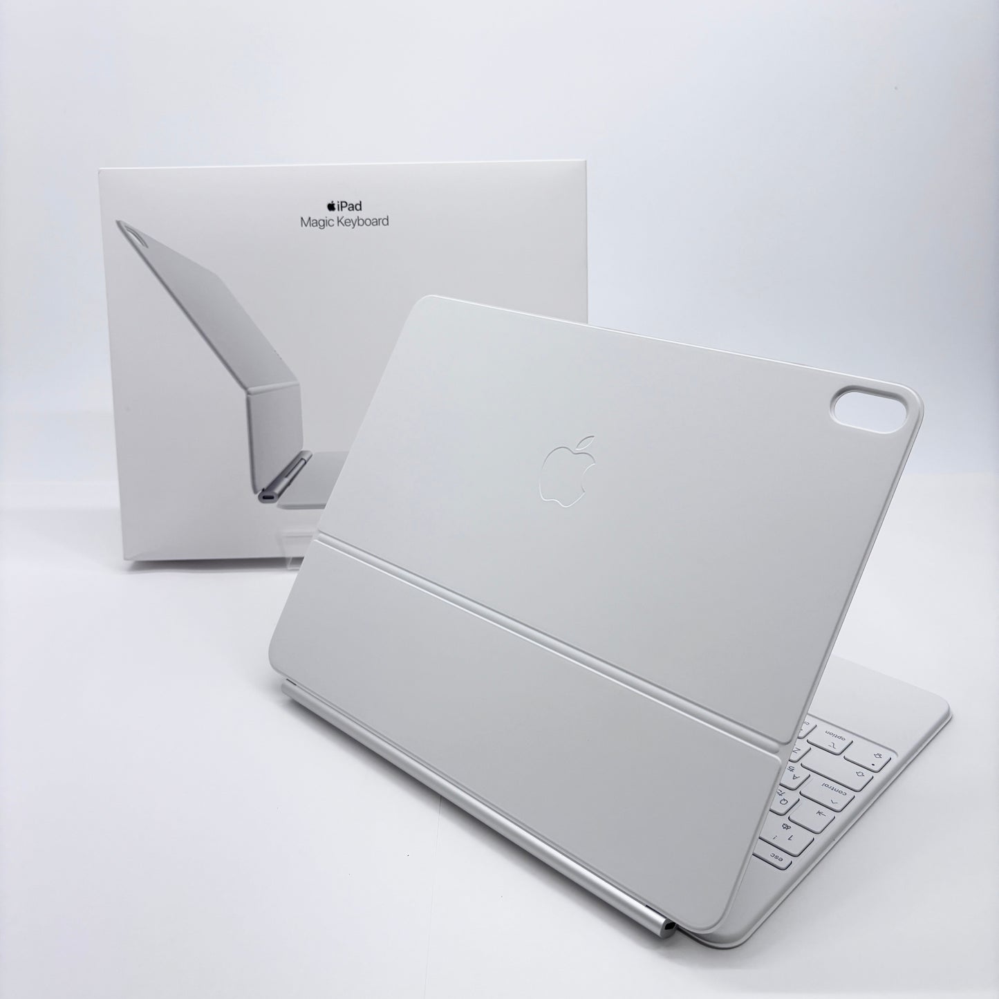 美品 Apple iPad Air Magic Keyboard MDFW4J/A 日本語 ホワイト【C8116-80】