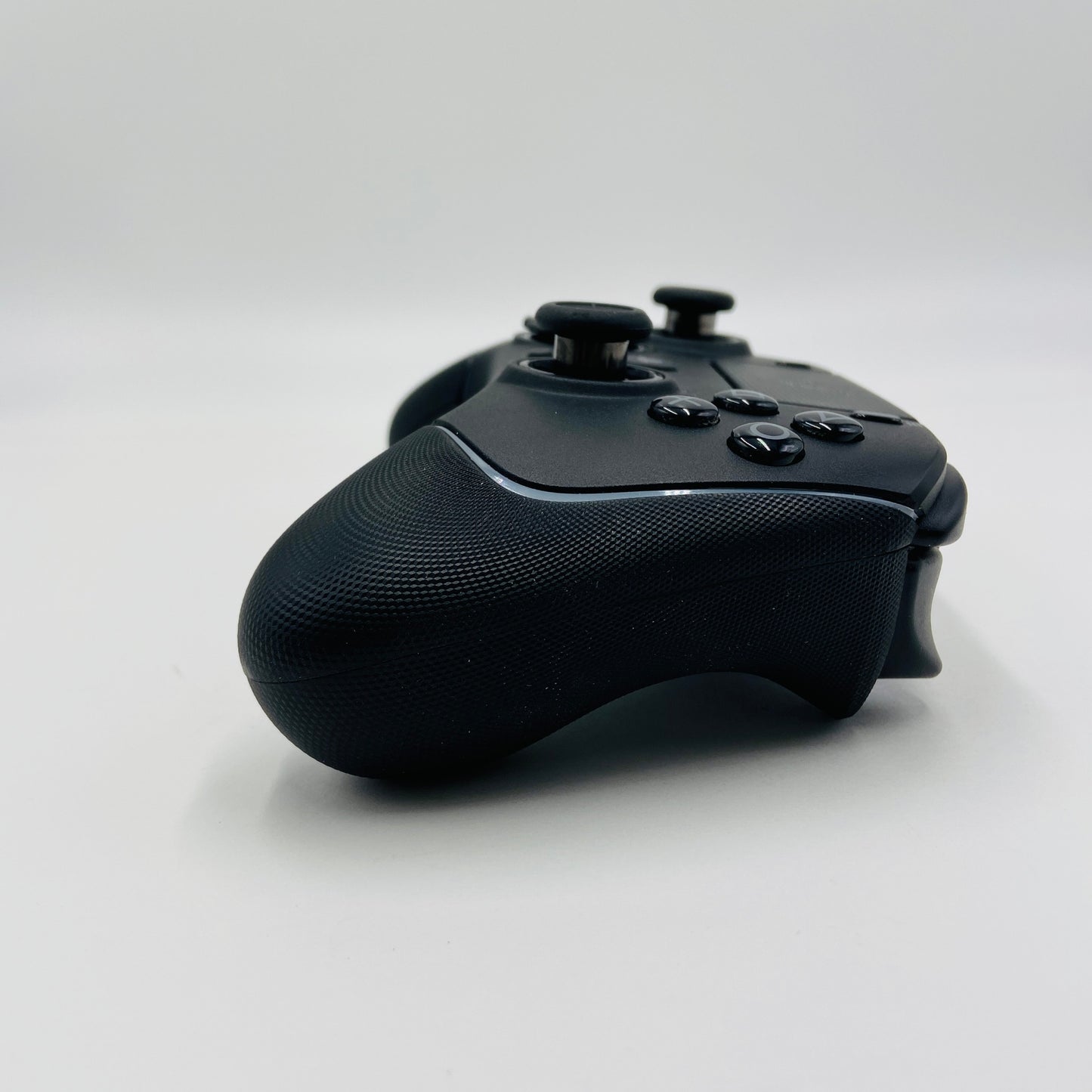 美品 Razer Wolverine V2 Pro ワイヤレスコントローラー PS5 C3845 80サイズ発送