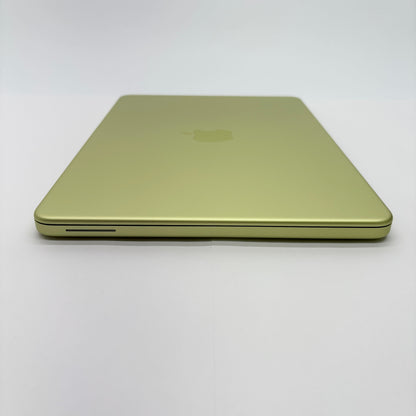 美品 MacBook Neo A18 Pro 8GB 512GB MHFE4J/A シトラス 充放電回数8回 バッテリー最大容量100% 付属品完備【C7997-80】