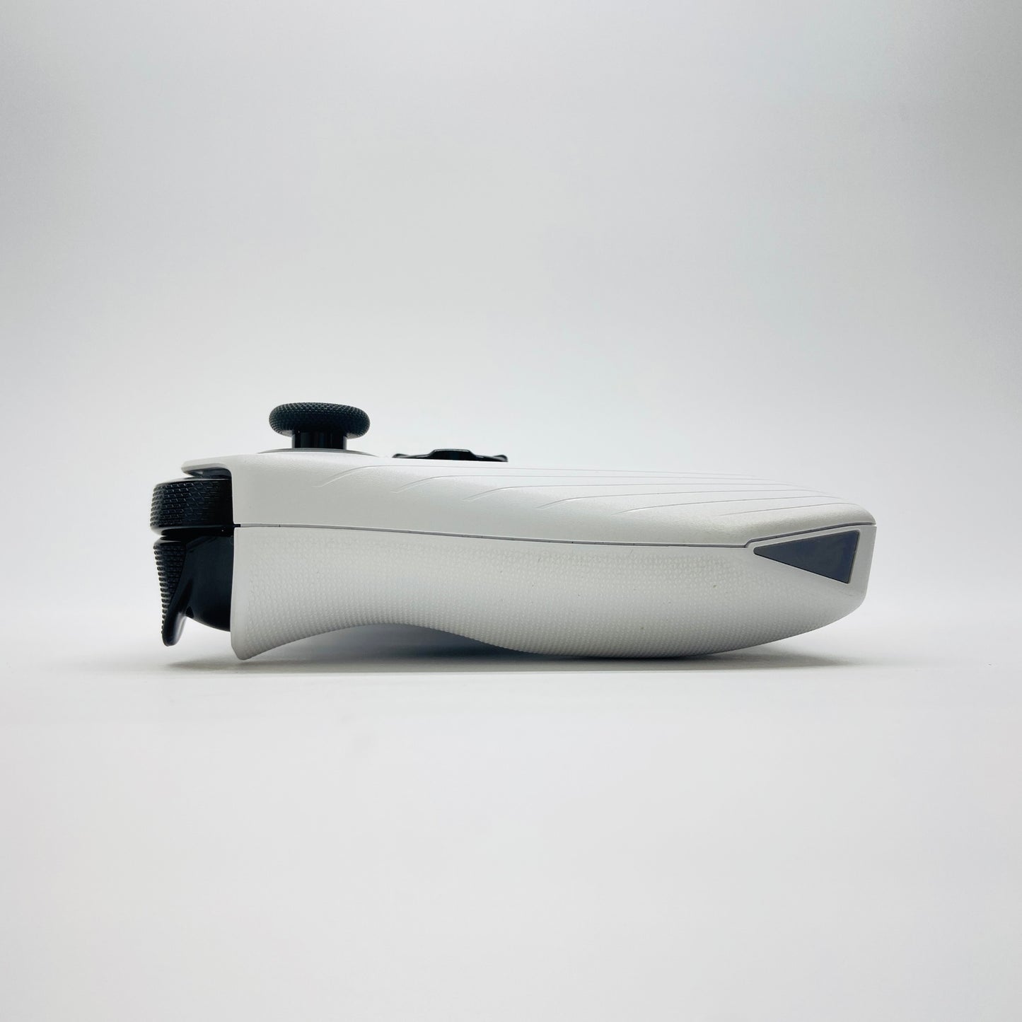 美品 ASUS ROG Ally RC71L ハンドヘルド ポータブル ゲーミング パソコン Ryzen Z1 Extreme 16GB SSD 512GB 7インチ【C3924-80】