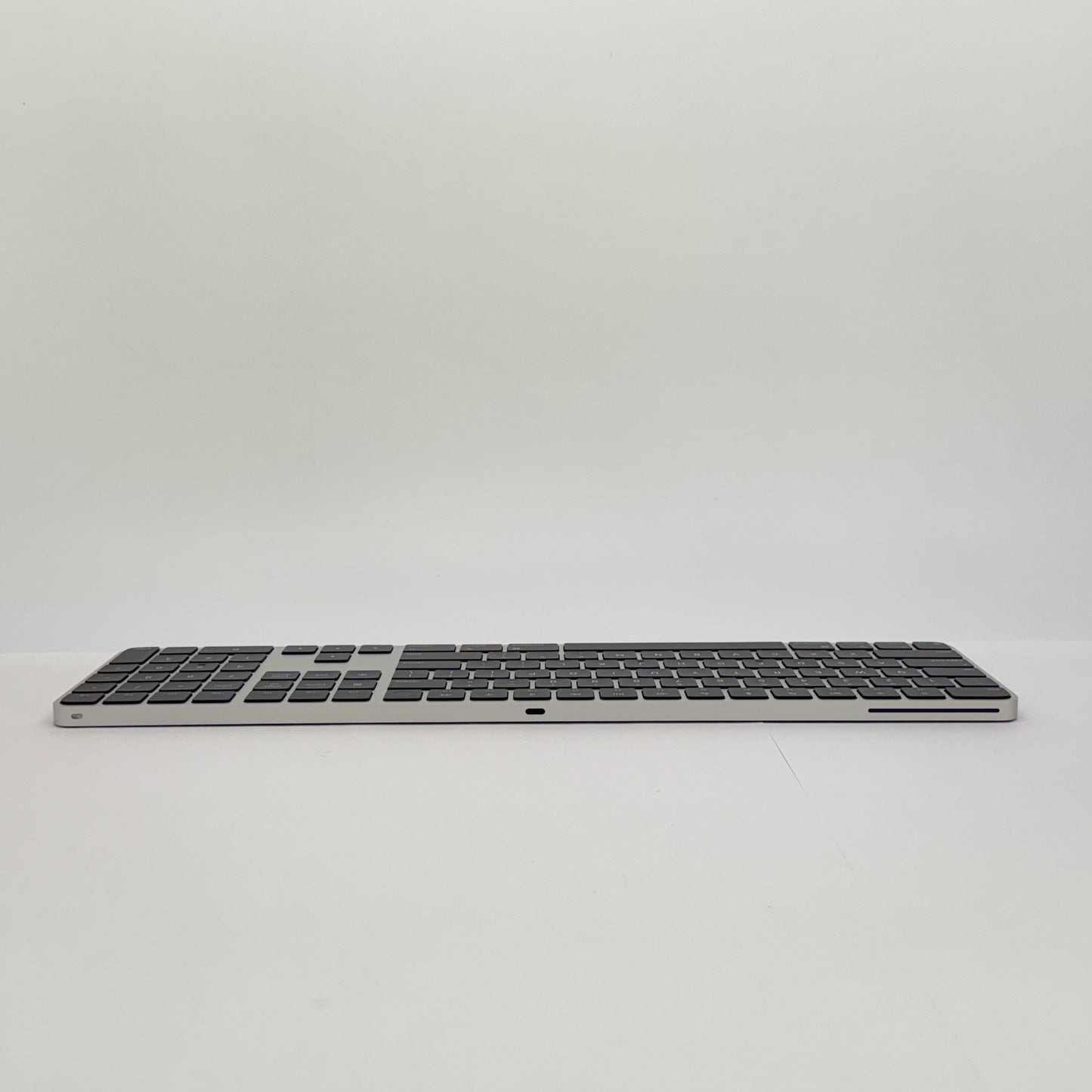 美品 Touch ID搭載 Magic Keyboard（テンキー付き）US配列 MMMR3LL/A【C6980-80】