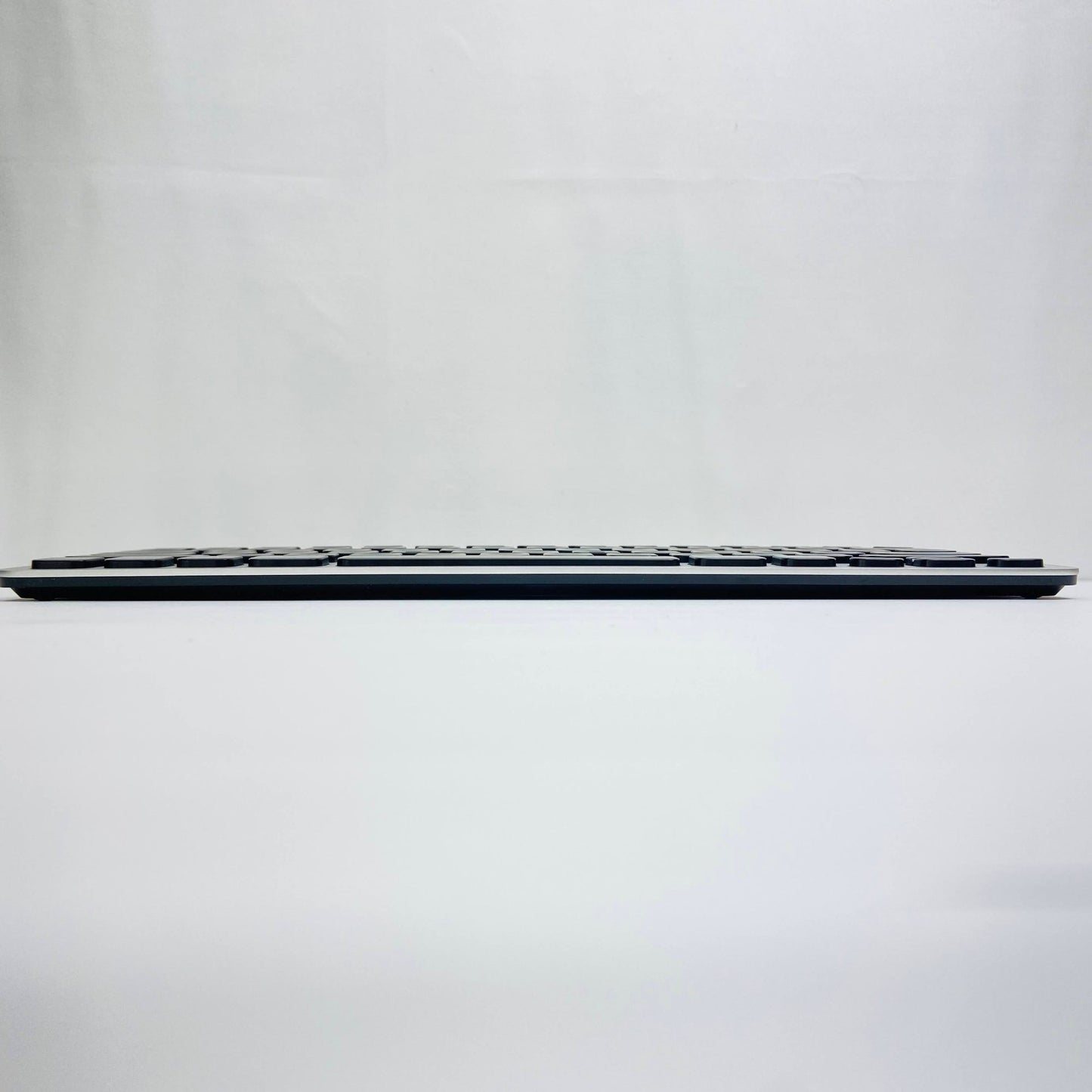 Logicool Bluetooth イージースイッチ キーボード K811	C3729 60サイズ発送