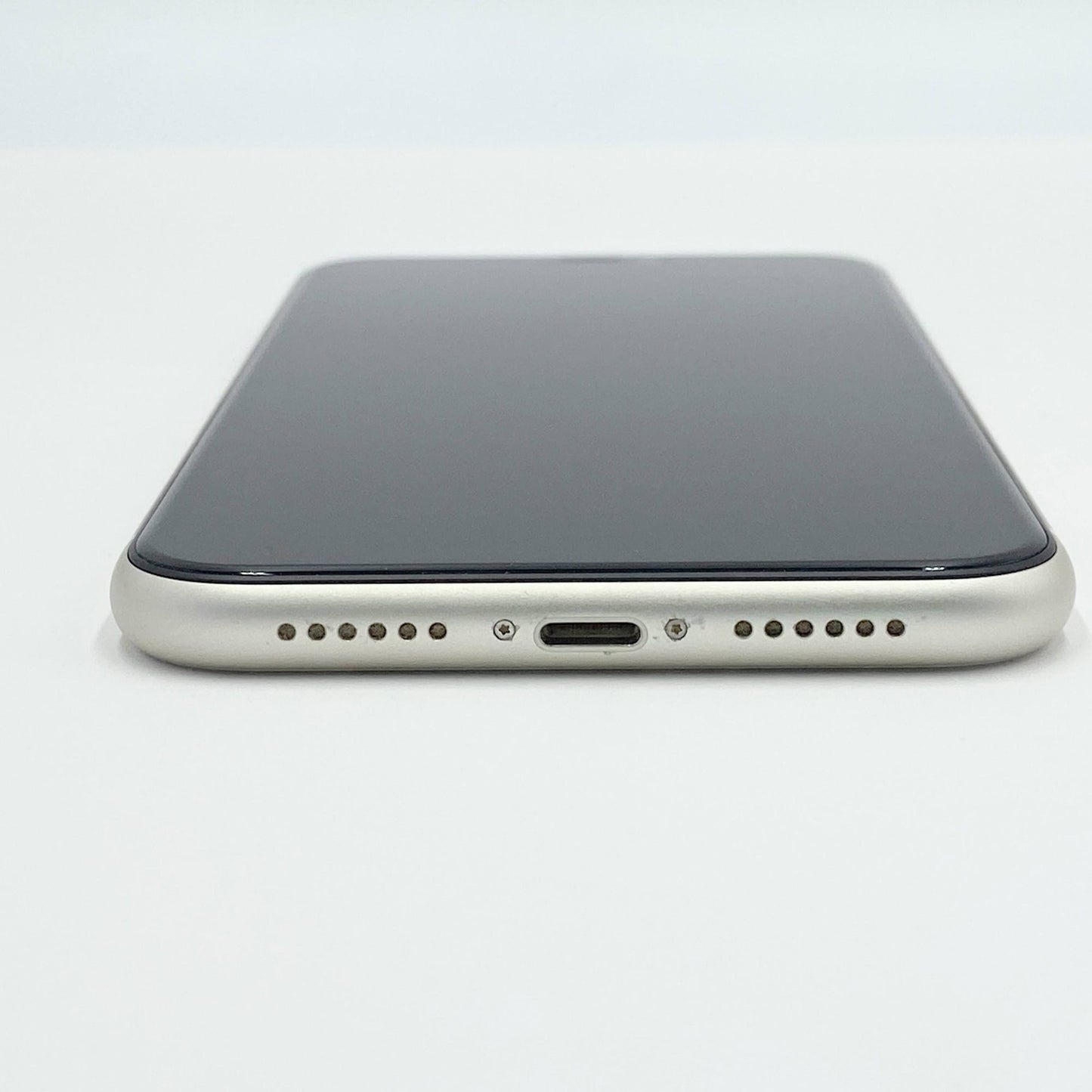 iPhone11 64GB ホワイト NWLU2J/A SIMフリー バッテリー最大容量86%【C5502-60】