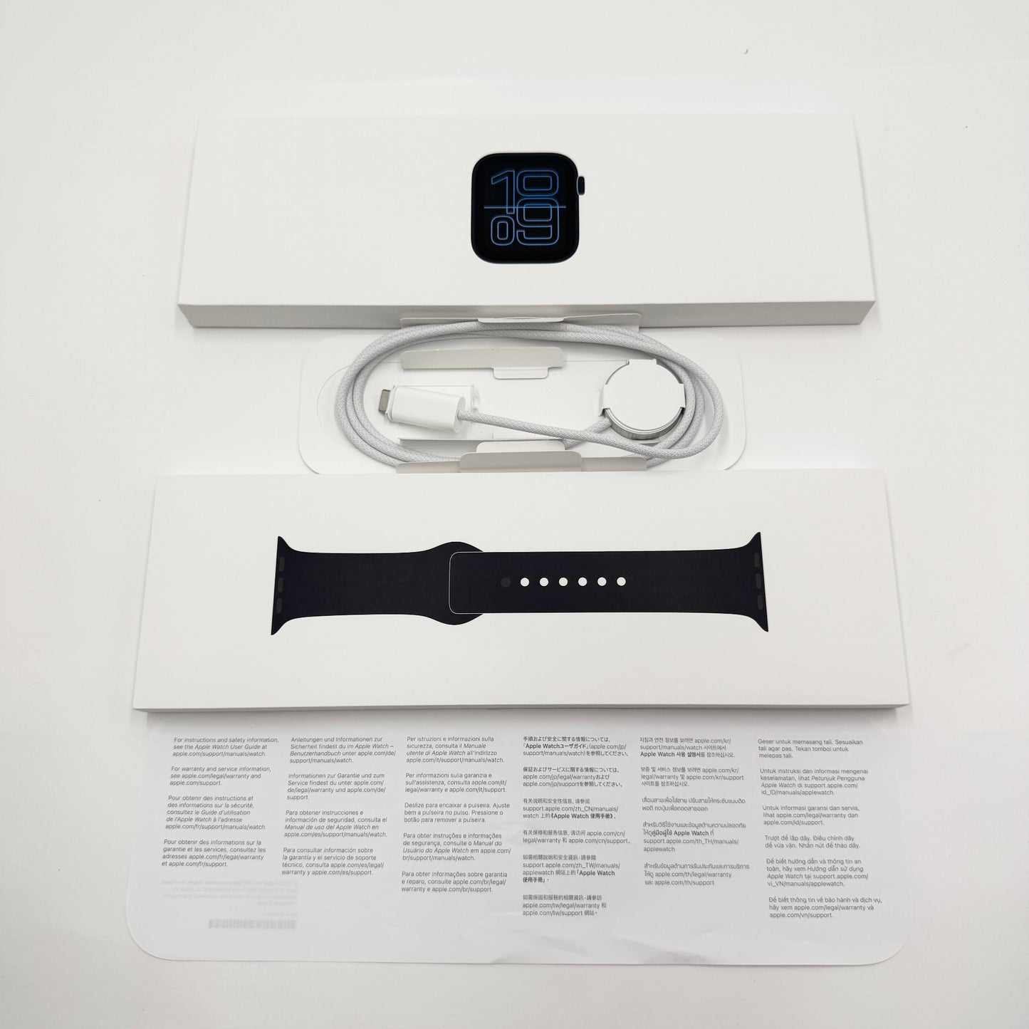 美品 Apple Watch SE 3 GPSモデル 44mm MEHQ4J/A ミッドナイトアルミ+ミッドナイトスポーツバンド M/L バッテリー最大容量100%【C8881-C】