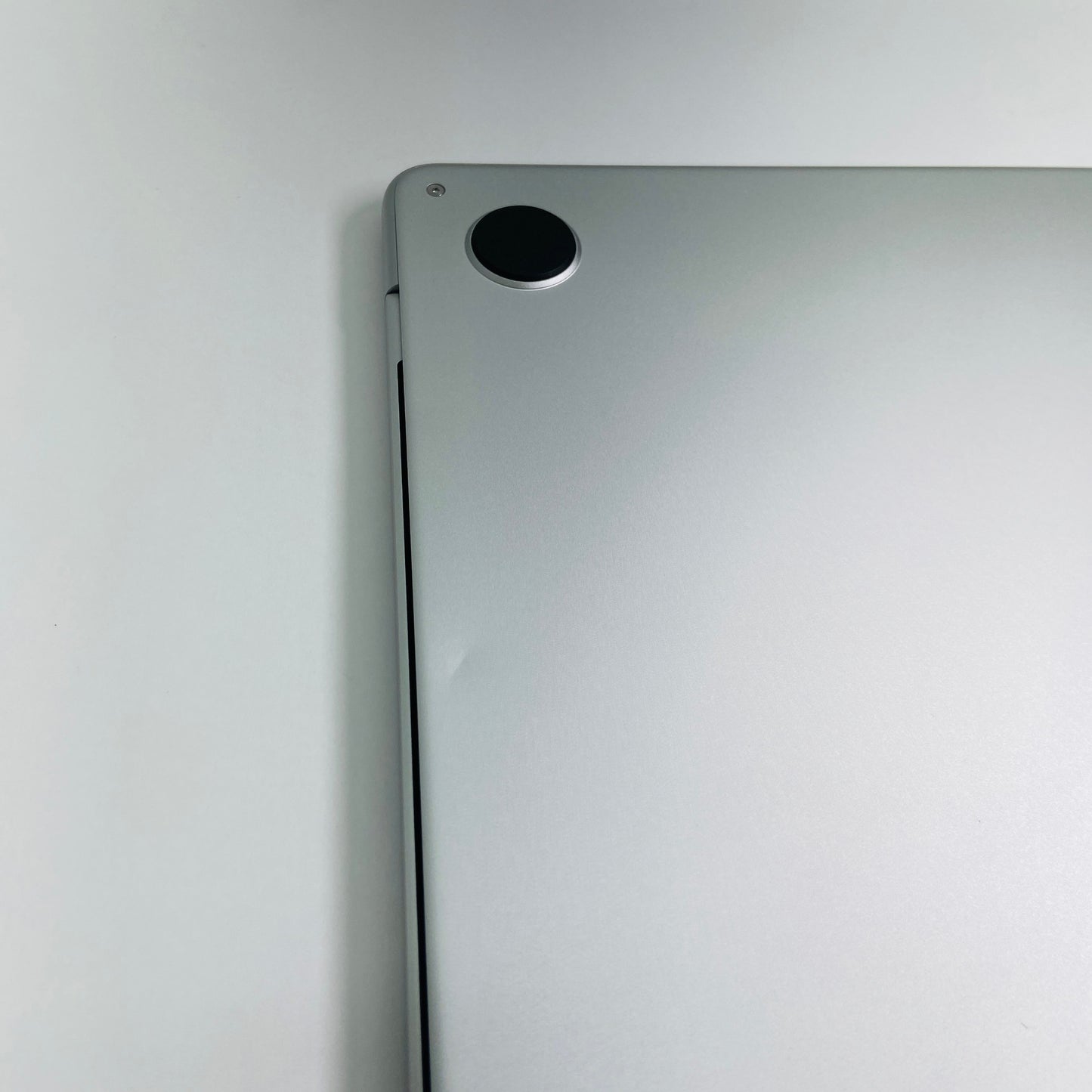 Apple MacBook Air 13インチ M2 8GB SSD256GB MLXY3J/A シルバー バッテリー最大容量99%【C4645-80】