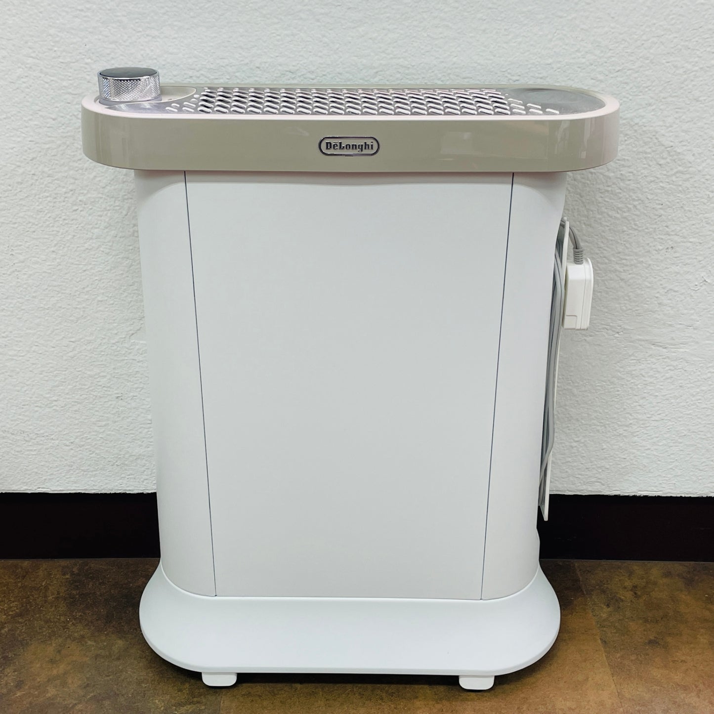 美品 Delonghi デロンギ マルチダイナミックヒーター ソラーレ Wi-Fiモデル ピュアホワイト＋ベージュ IDH15WIFI-WB [最大13畳]【C3909-】