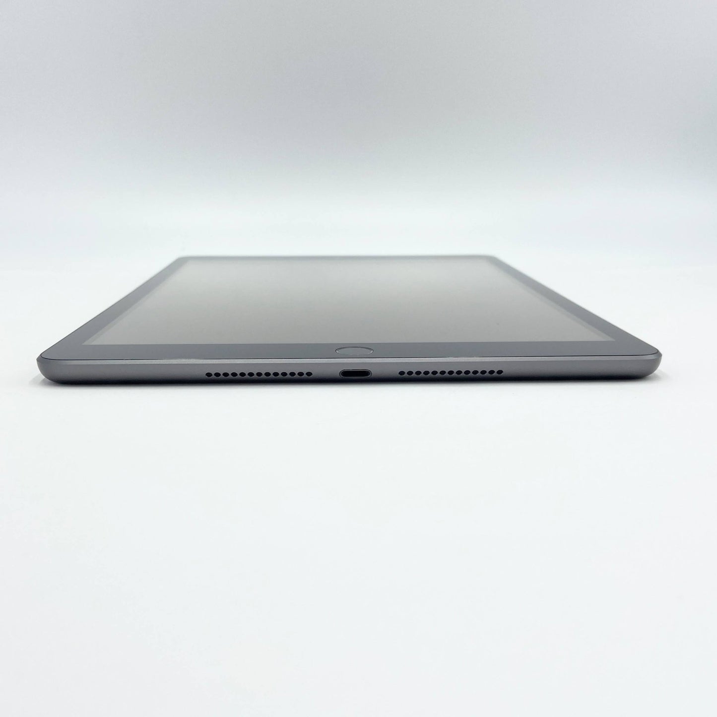 Apple iPad 10.2インチ 第9世代 Wi-Fiモデル 64GB タブレット MK2K3J/A バッテリー最大容量83% 【C5515-60】