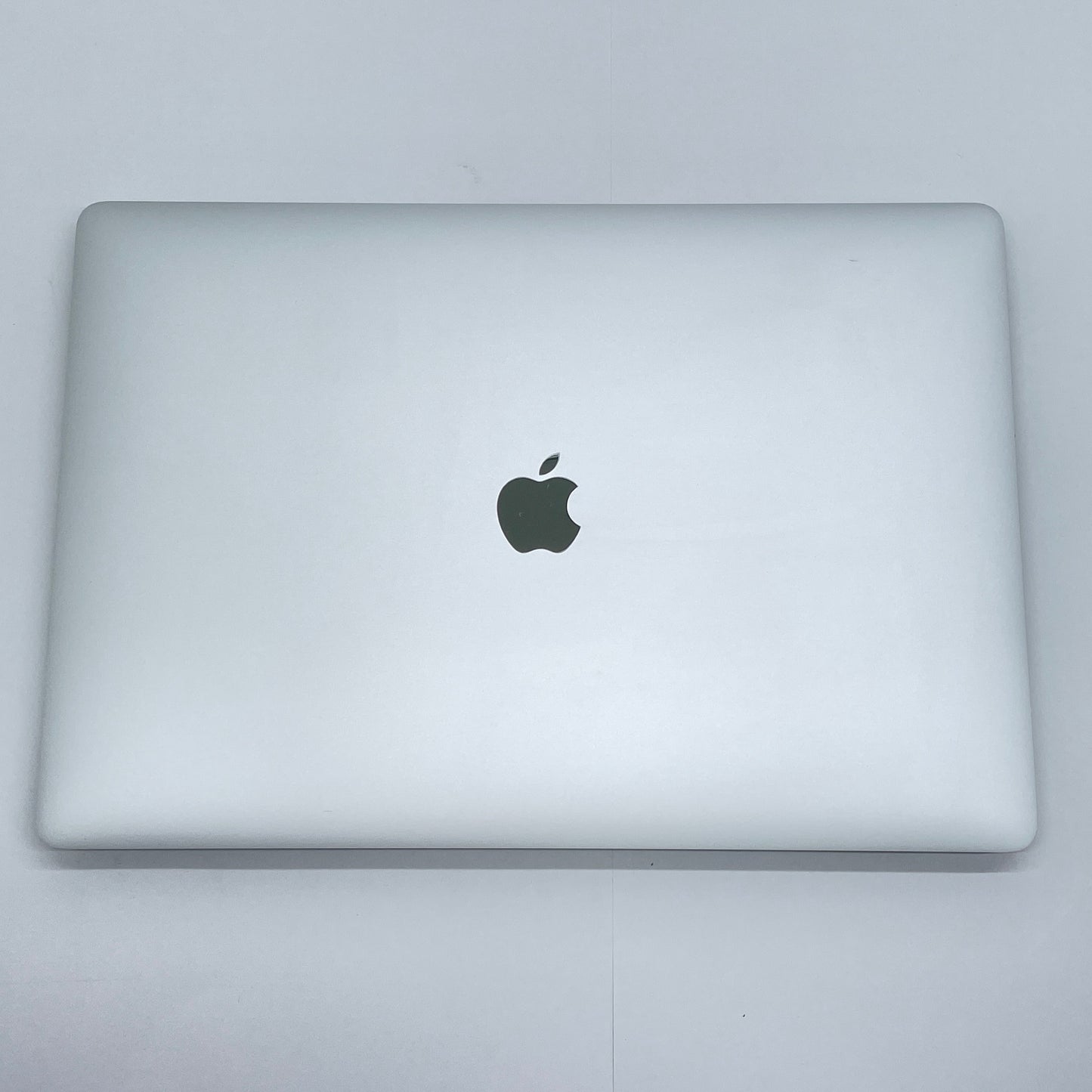 MacBook Pro  2019 16インチ Core i7 32GB 1TB RADEON Pro 5500M シルバー【C7654-80】