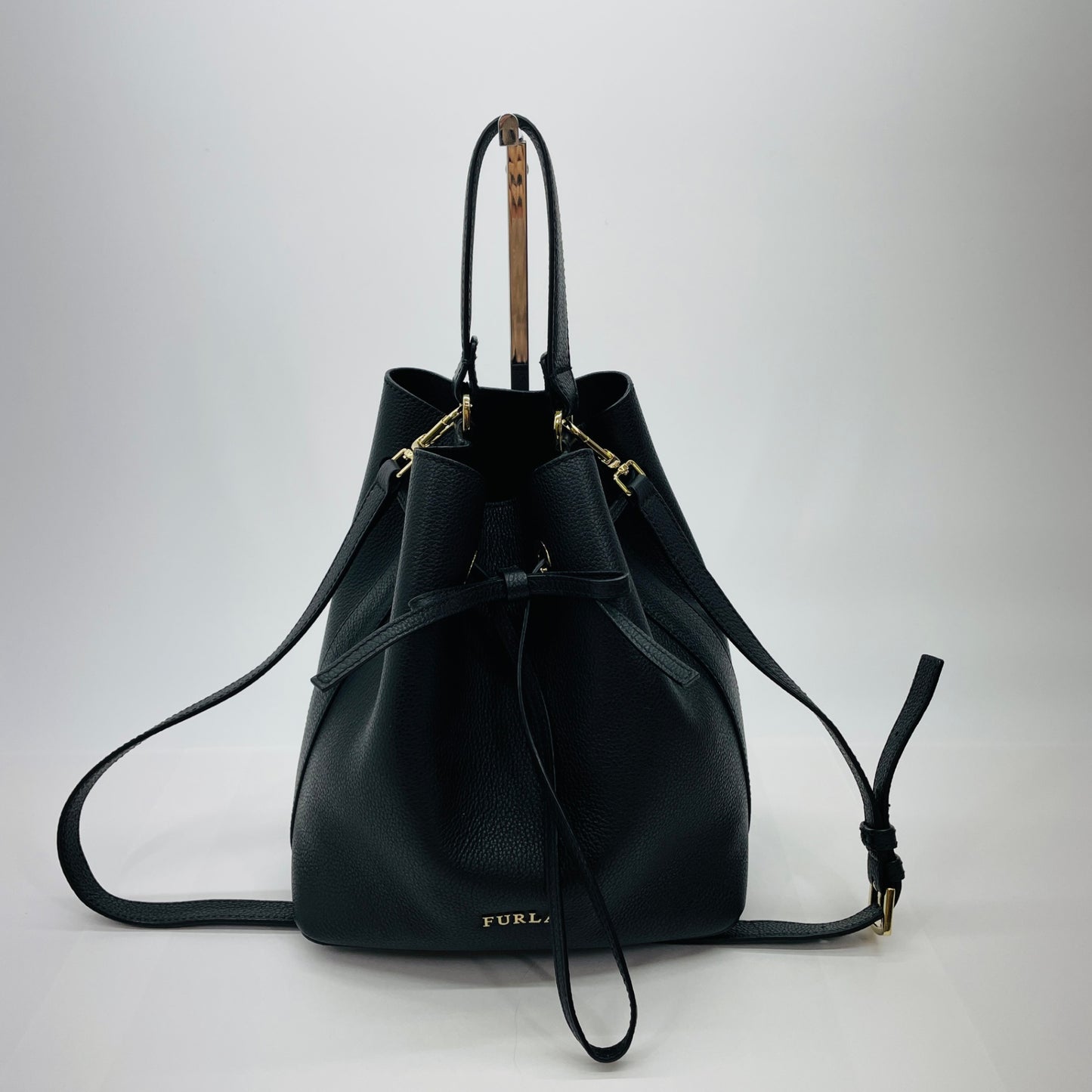 美品 FURLA フルラ レザー 本革製 巾着 2way ショルダーバッグ	【C5086】