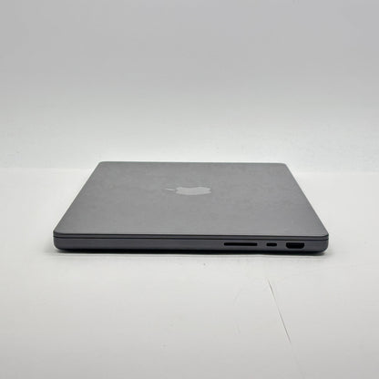 新品同様 美品 MacBook Pro 14インチ M4 2024 24GB 1TB MCX04J/A スペースブラック バッテリー最大容量100% 【C8516-80】