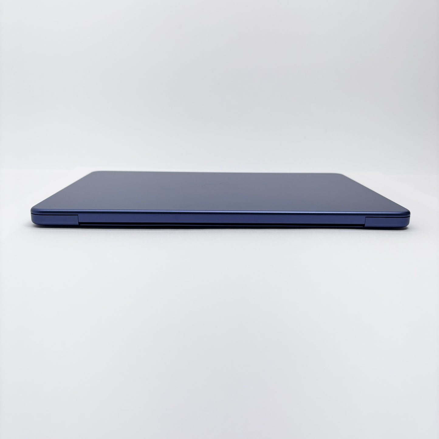新品同様 美品 MacBook Neo 13インチ MHFG4J/A 8GB SSD 512GB インディゴ 限定保証ありバッテリー最大容量100%【C8483-80】