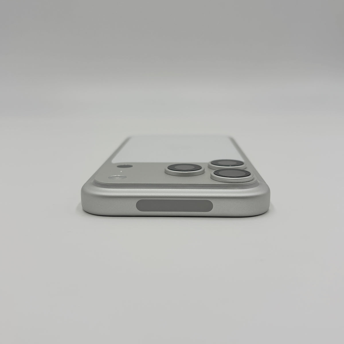 美品 Apple iPhone 17 Pro 256GB SIMフリー MG854J/A シルバー バッテリー最大容量100% 【C9292-C】