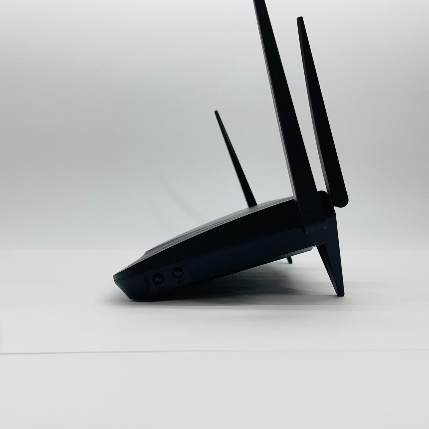 Synology RT2600ac 無線LANルーター 電源アダプター、アンテナ付属【C3970-80】