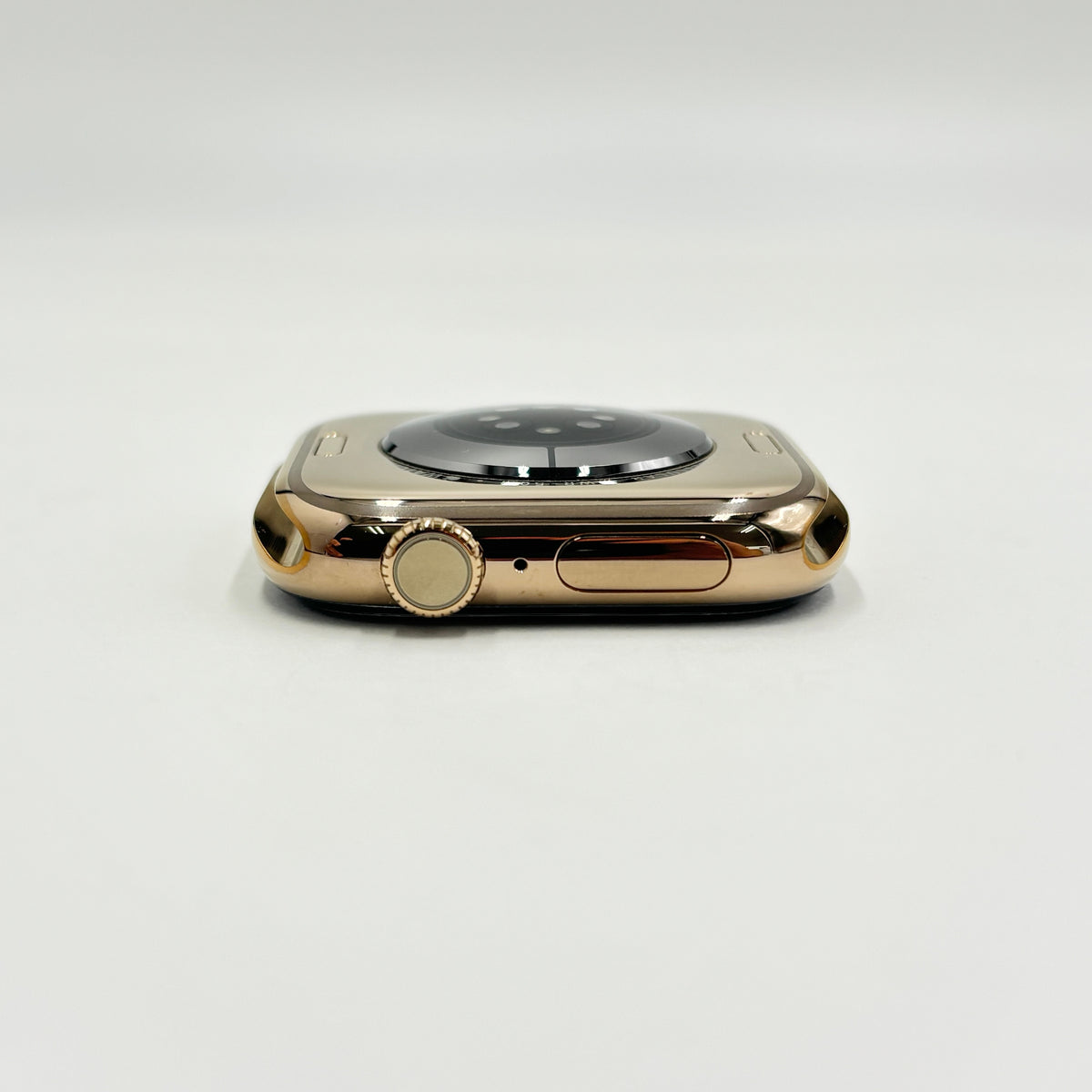 美品 Apple Watch Series 11 46mm GPS+Cellular ゴールドチタニウム MFC34J/A ブラックスポーツバンド S/M MXM23FE/A【C9164-C】