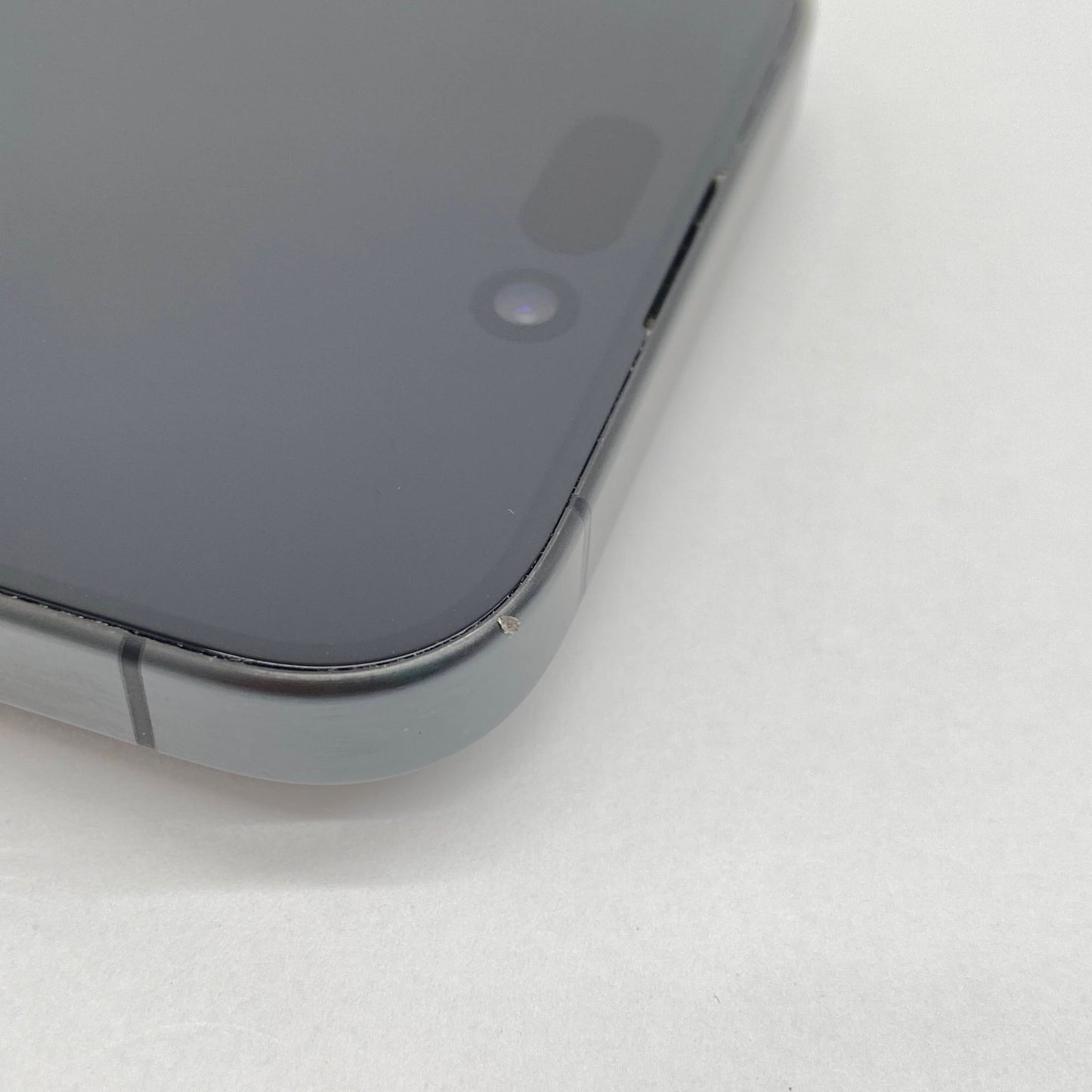 iPhone 15 Pro MTUC3J/A 256GB SIMフリー バッテリー最大容量84%  ブラックチタニウム 本体のみ【C7038-C】