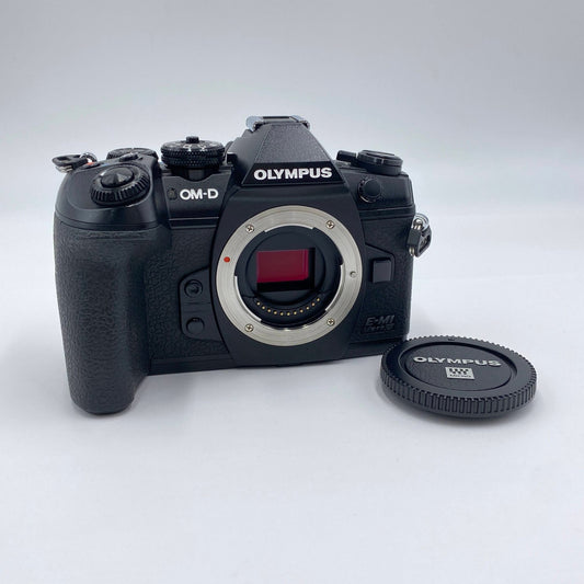 美品 オリンパス OLYMPUS OM-D E-M1 Mark III IM019 ボディ 【C4704-60】