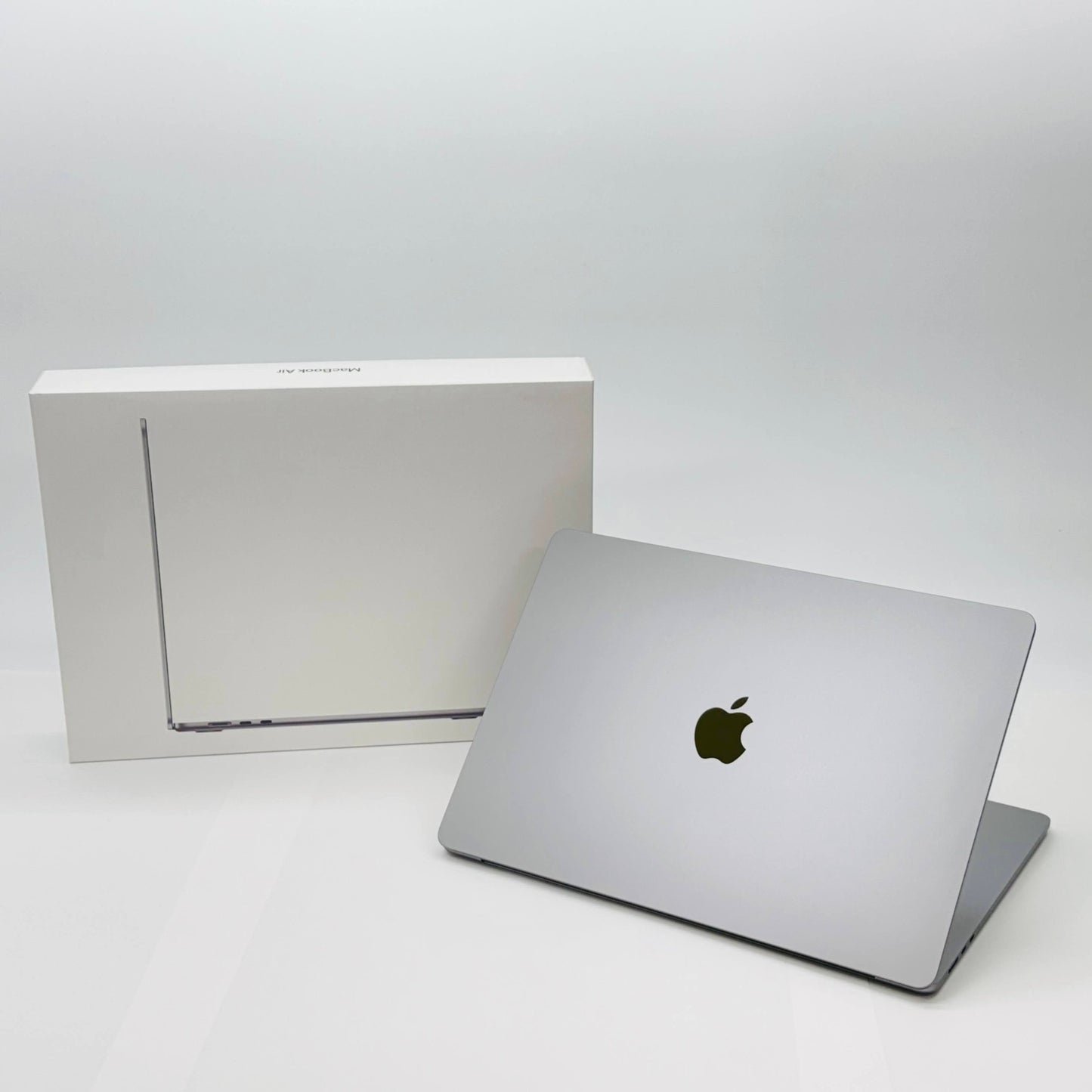 美品 Apple MacBookAir 15インチ M3 16GB 256GB USキーボード バッテリー最大容量92%【C4561-80】