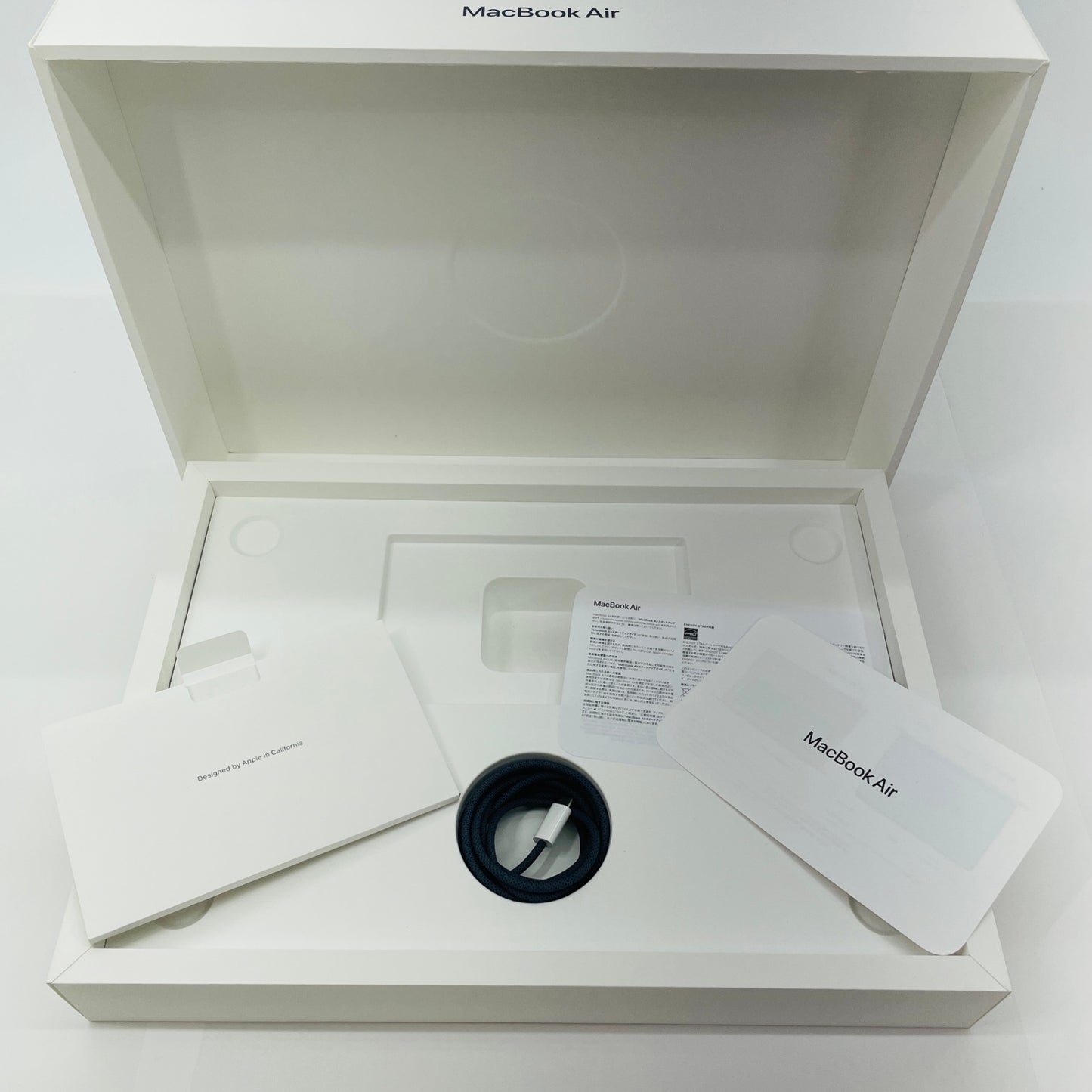 Apple MacBook Air 15インチ 2025 M4 16GB 256GB MW1L3J/A ミッドナイト バッテリー最大容量100%　【C5046-80】