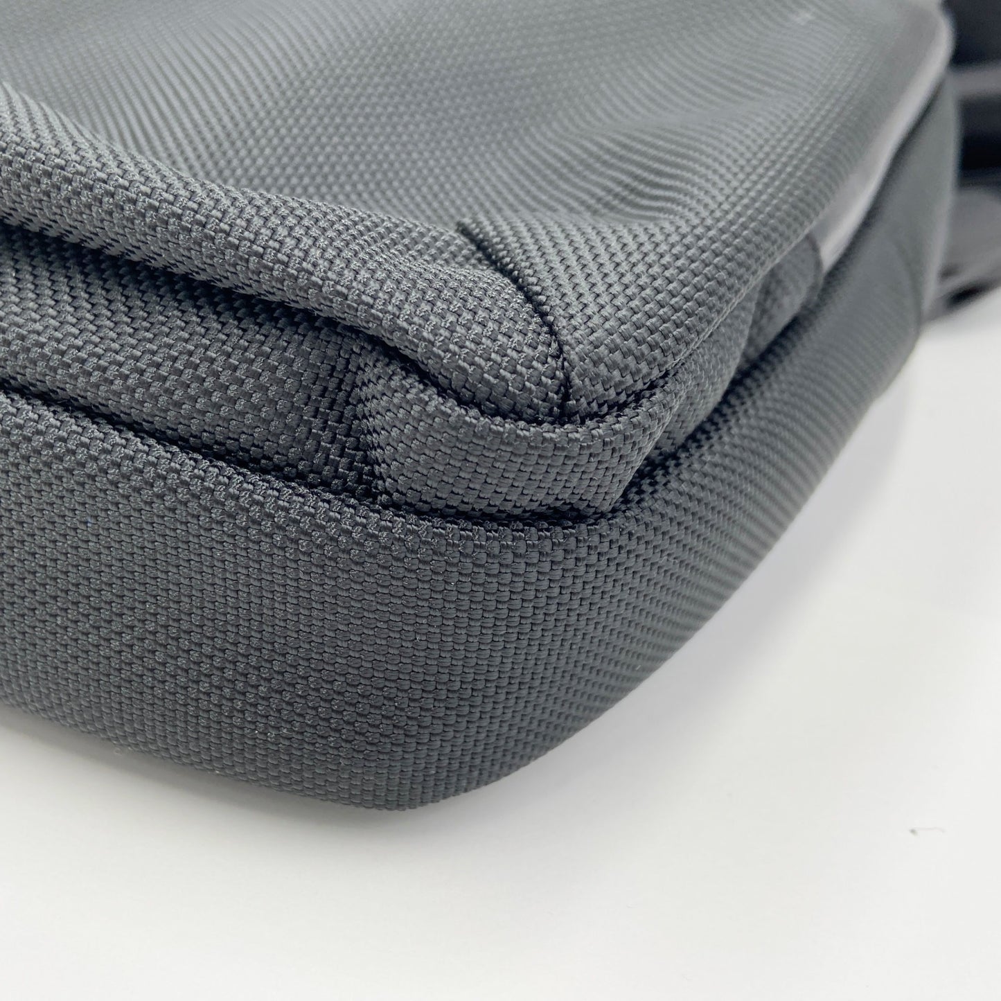 美品 THE TOKYO TECHPACK SLING【C5718】