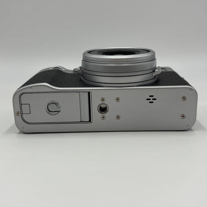 美品 新品同様 FUJIFILM デジタルカメラ X100V シルバー X100V-S【C5212-80】