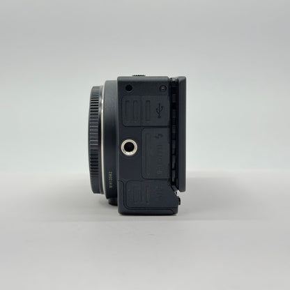 SIGMA fp ボディ バッテリーなどおまけ付き【C7466-80】