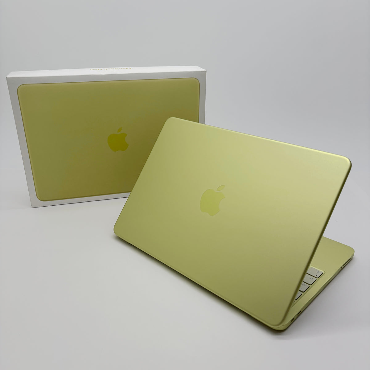 美品 Apple MacBook NEO MHFE4J/A 13インチ 8GB 512GB シトラス バッテリー最大容量100%【C9269-80】