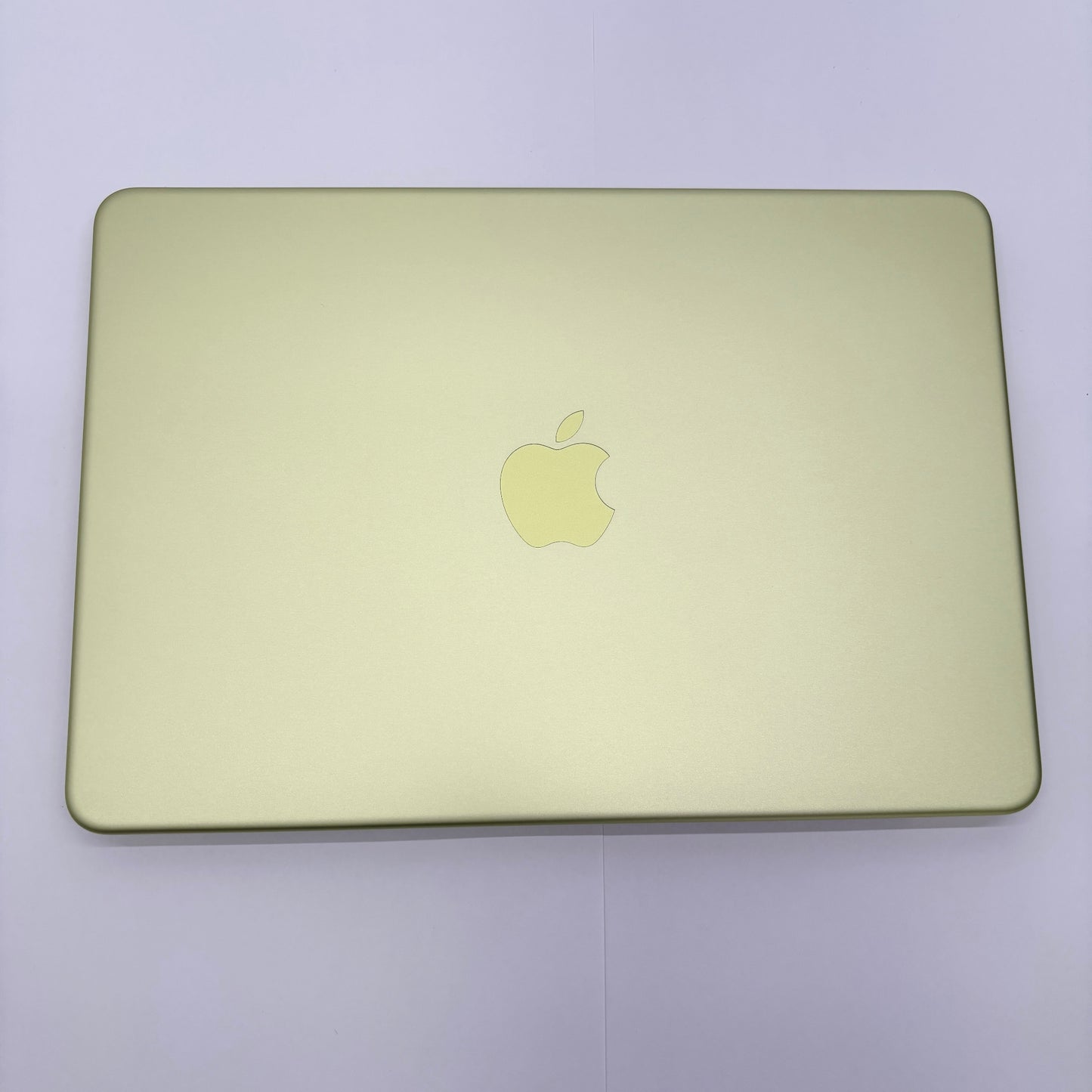 美品 MacBook Neo A18 Pro 8GB 512GB MHFE4J/A シトラス 充放電回数8回 バッテリー最大容量100% 付属品完備【C7997-80】