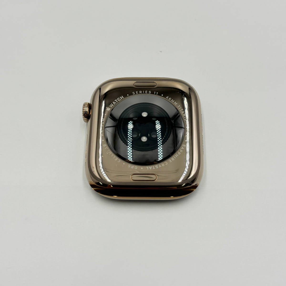 美品 Apple Watch Series 11 46mm GPS+Cellular ゴールドチタニウム MFC34J/A ブラックスポーツバンド S/M MXM23FE/A【C9164-C】